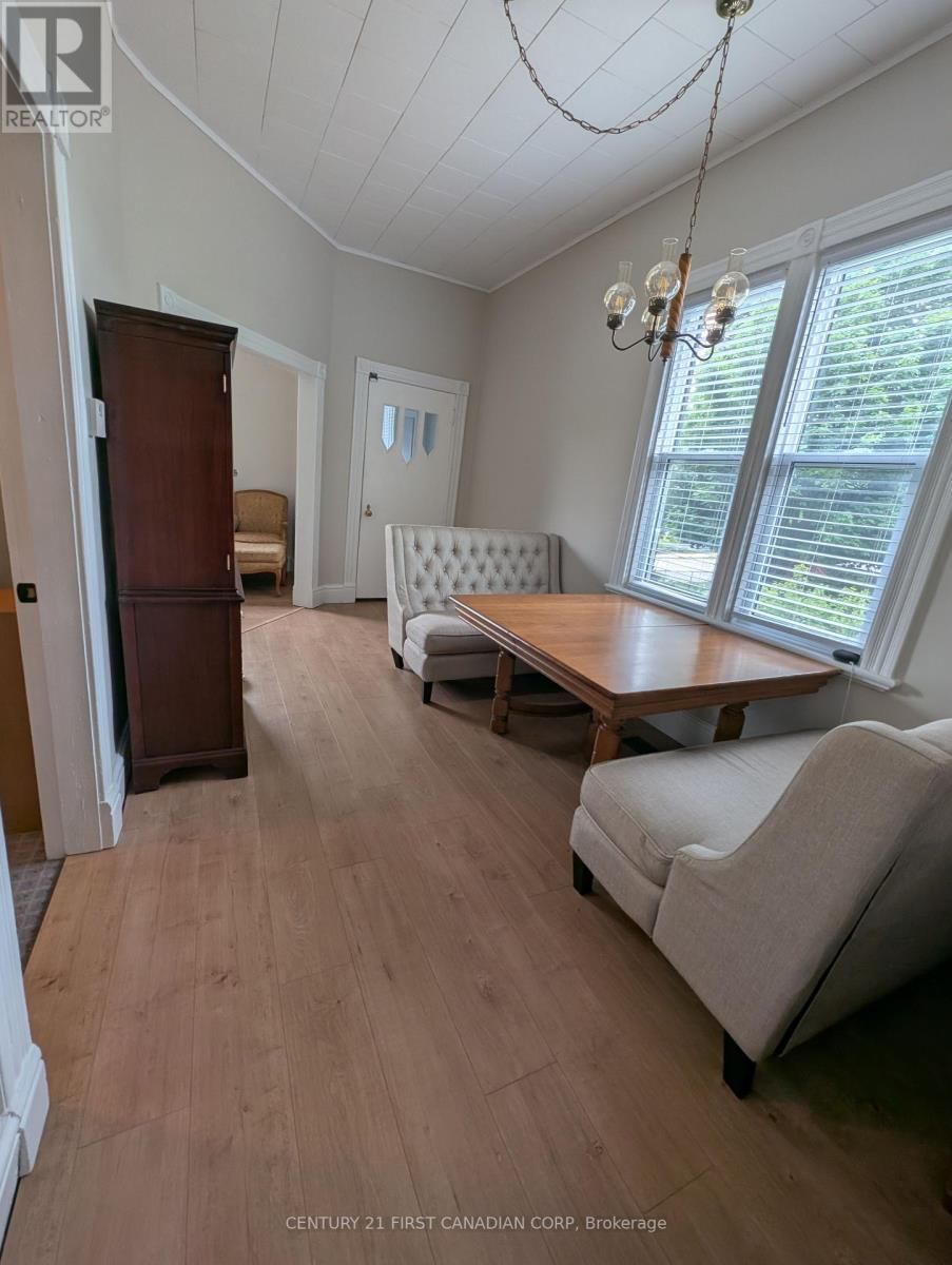 366 SALISBURY STREET Image 15