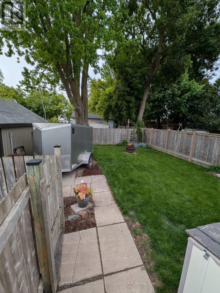 366 SALISBURY STREET Image 25