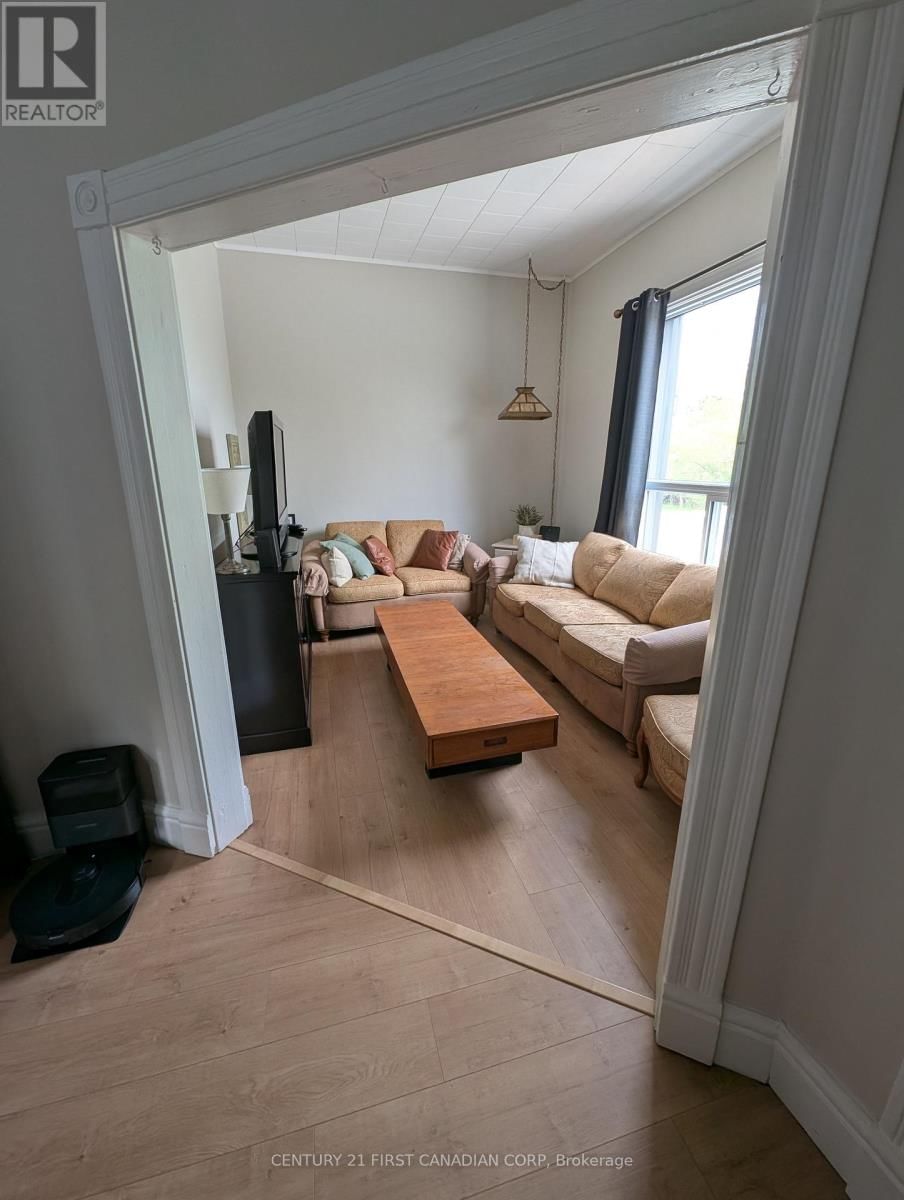 366 SALISBURY STREET Image 7