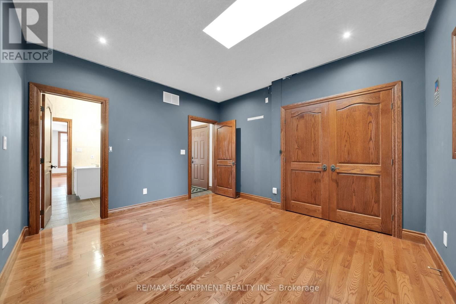 117 CHRISTOPHER DRIVE Image 16
