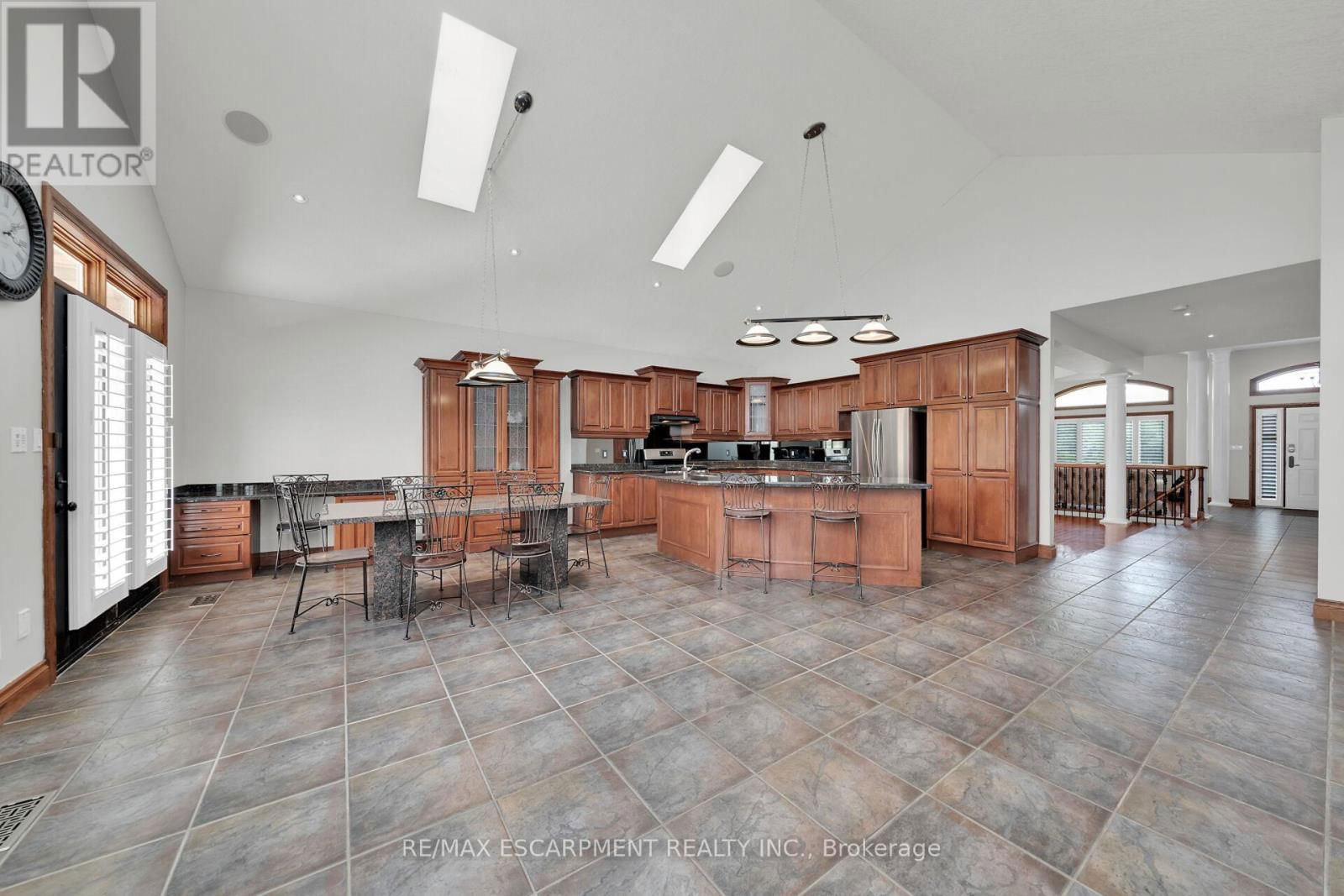 117 CHRISTOPHER DRIVE Image 19