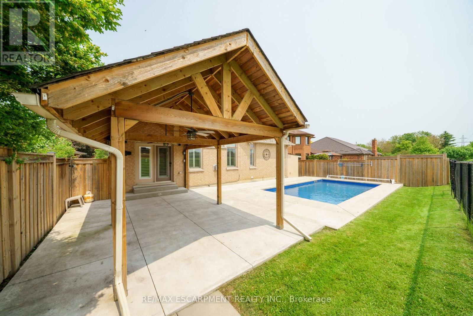 117 CHRISTOPHER DRIVE Image 2