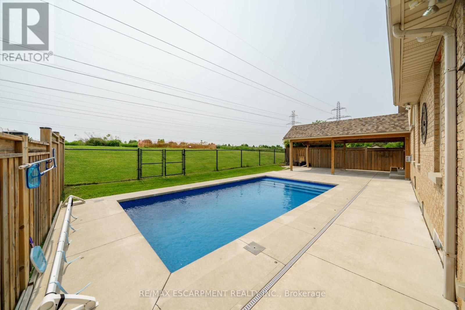117 CHRISTOPHER DRIVE Image 3