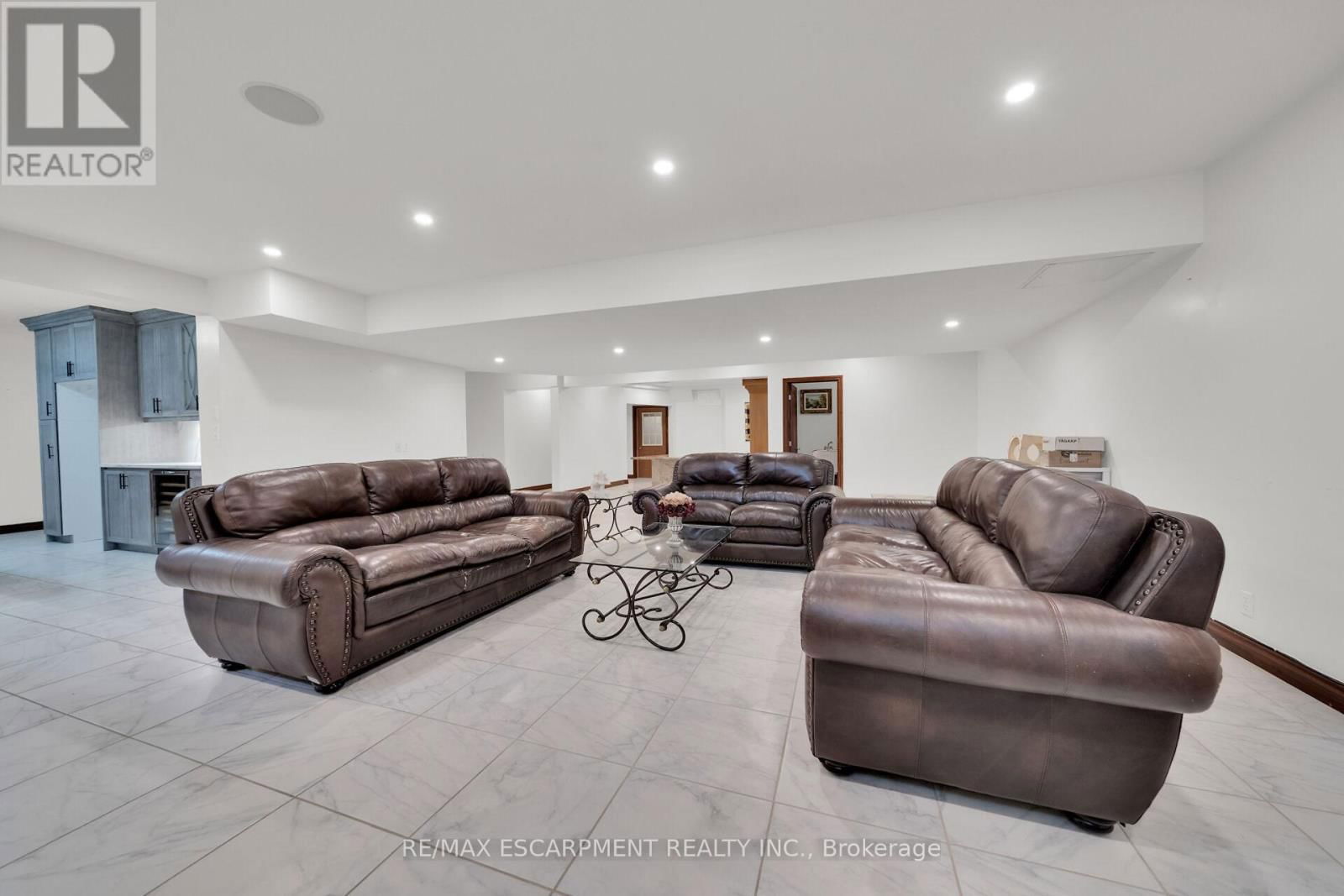117 CHRISTOPHER DRIVE Image 31