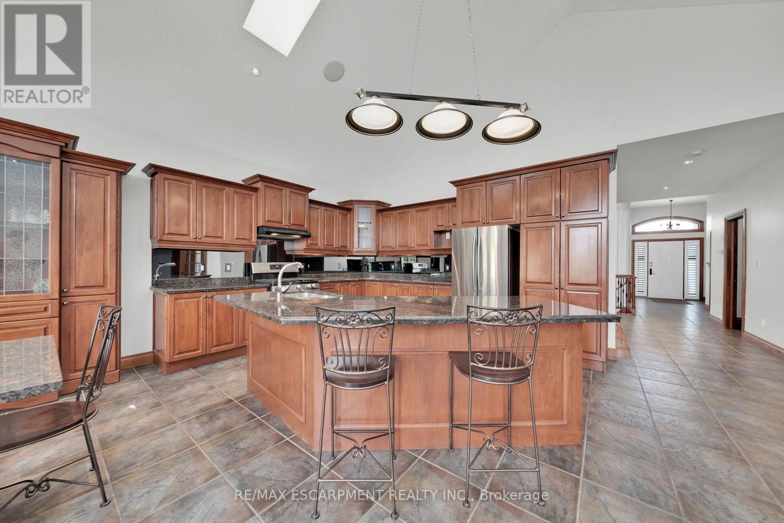117 CHRISTOPHER DRIVE Image 8