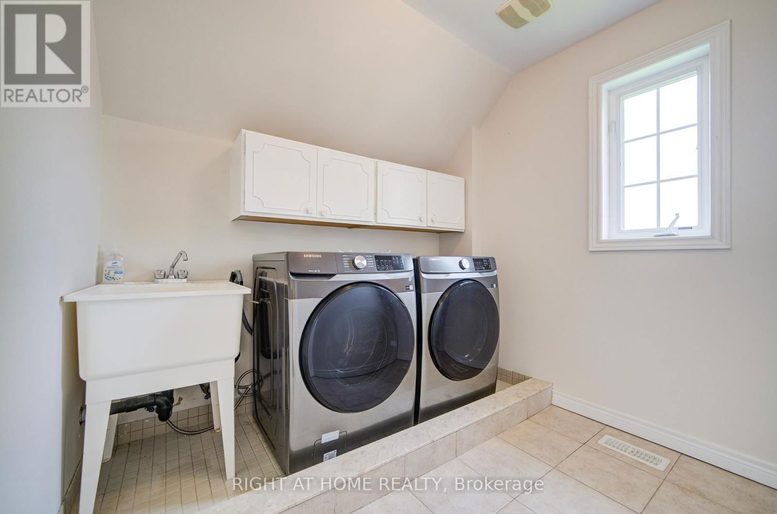 1 - 6 ATESSA DRIVE Image 14