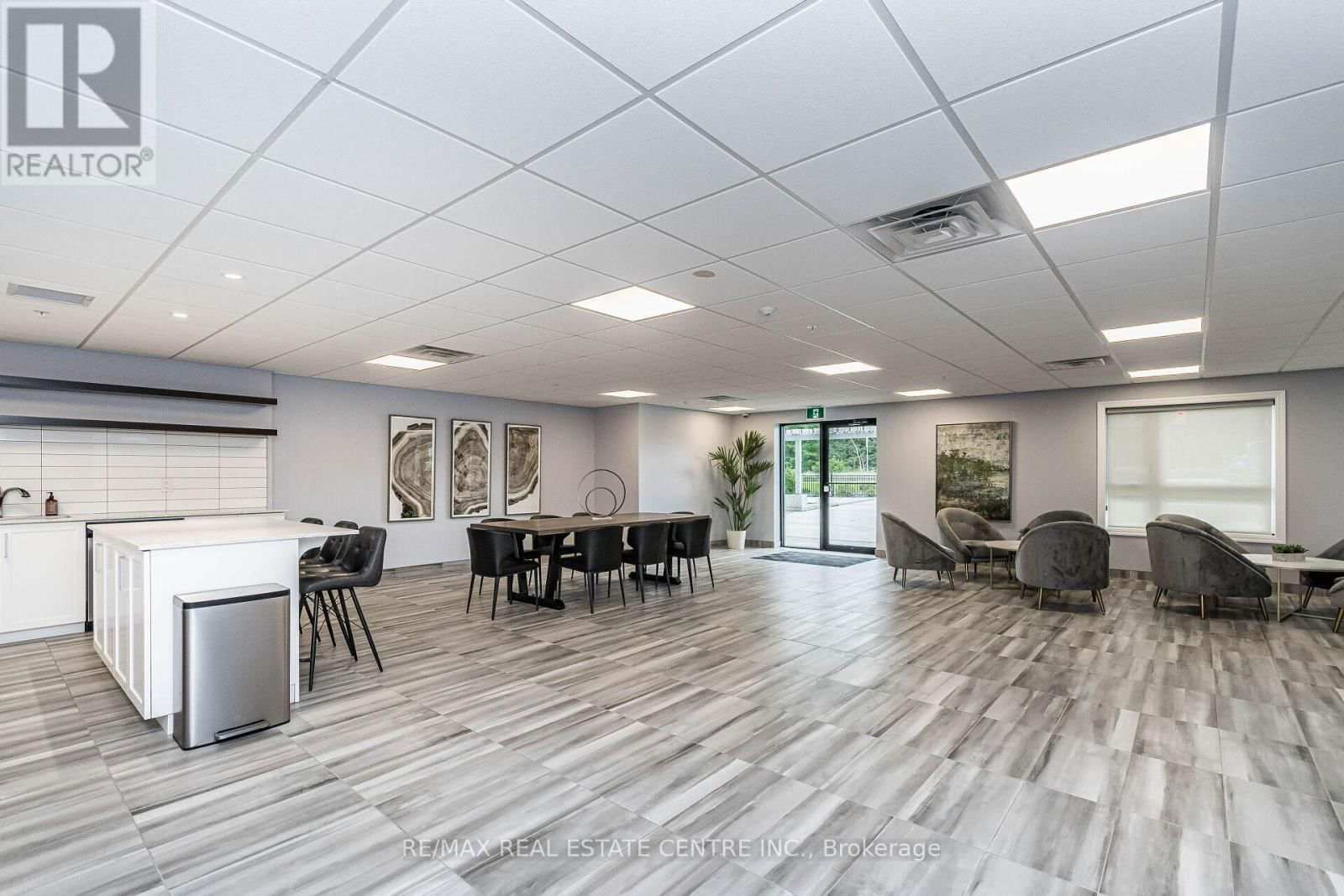 419 - 35 KINGSBURY SQUARE Image 32