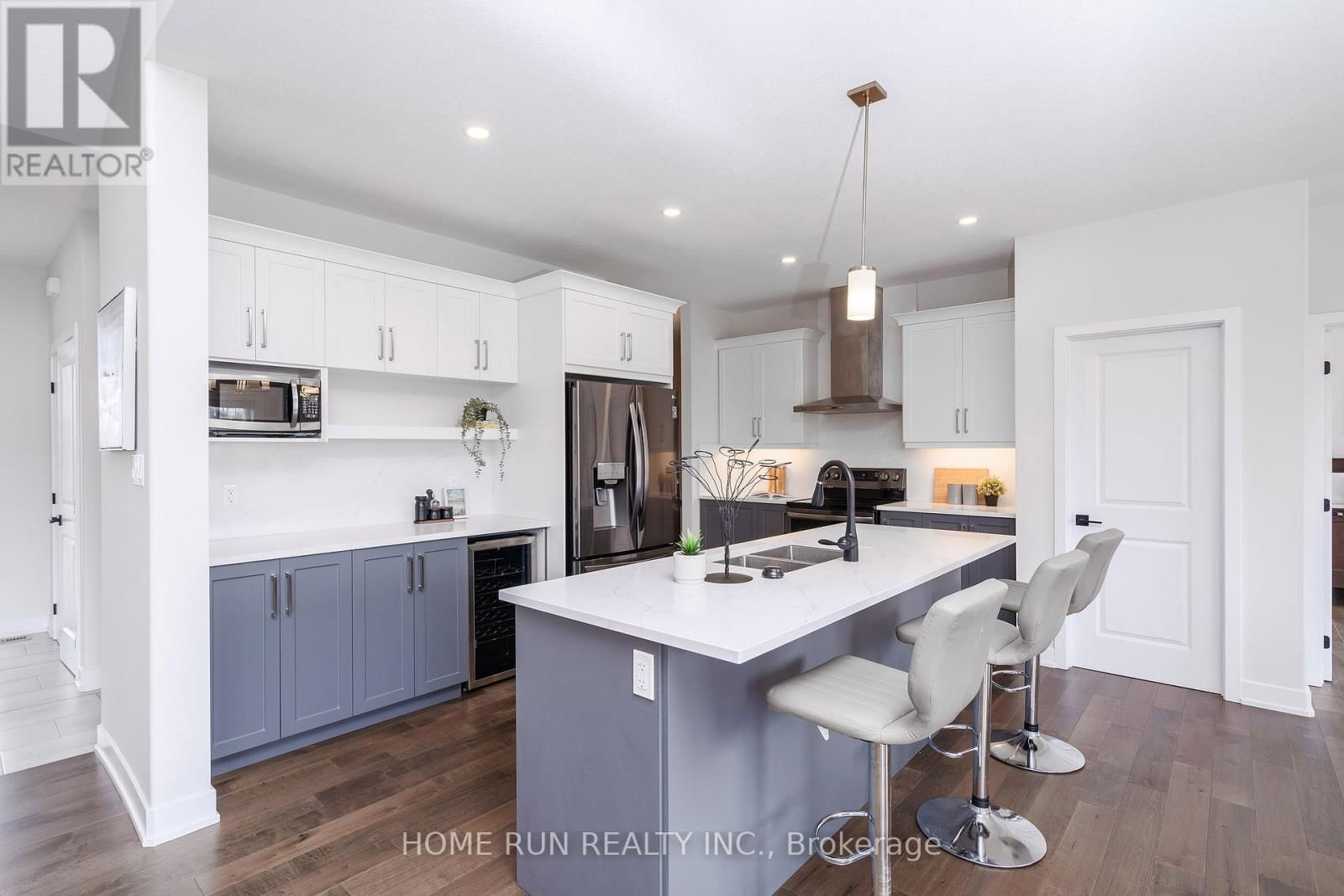 212 SUMMERVIEW TERRACE Image 13