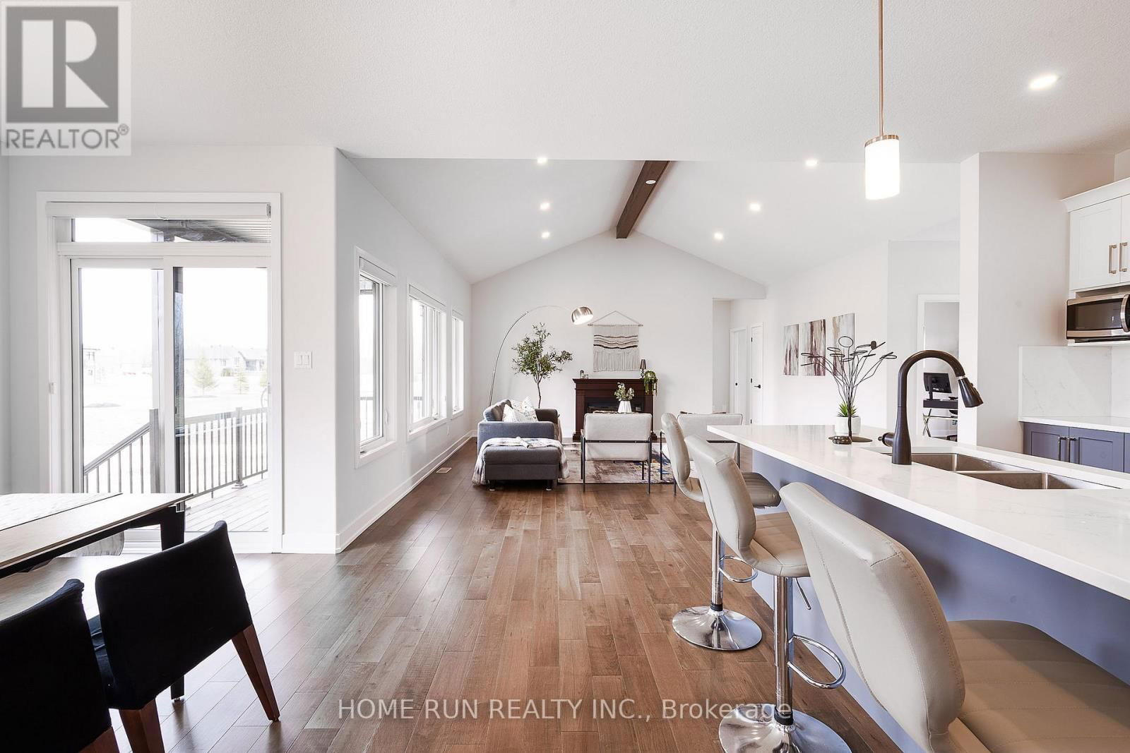 212 SUMMERVIEW TERRACE Image 28