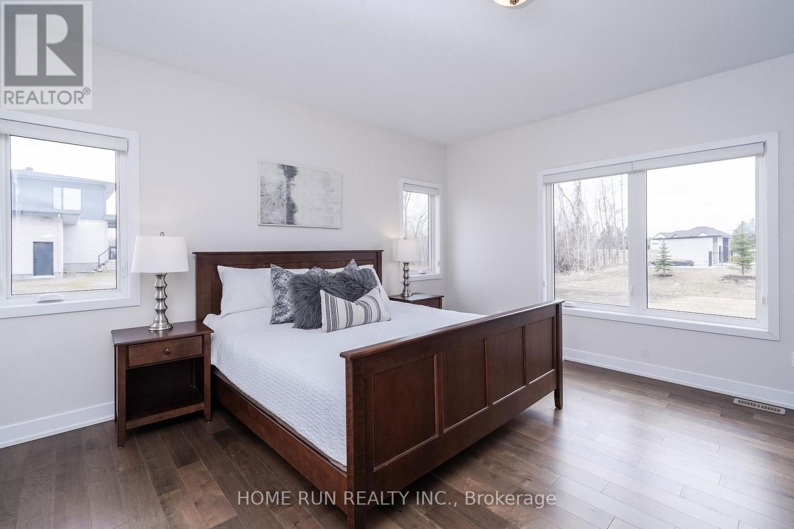212 SUMMERVIEW TERRACE Image 29