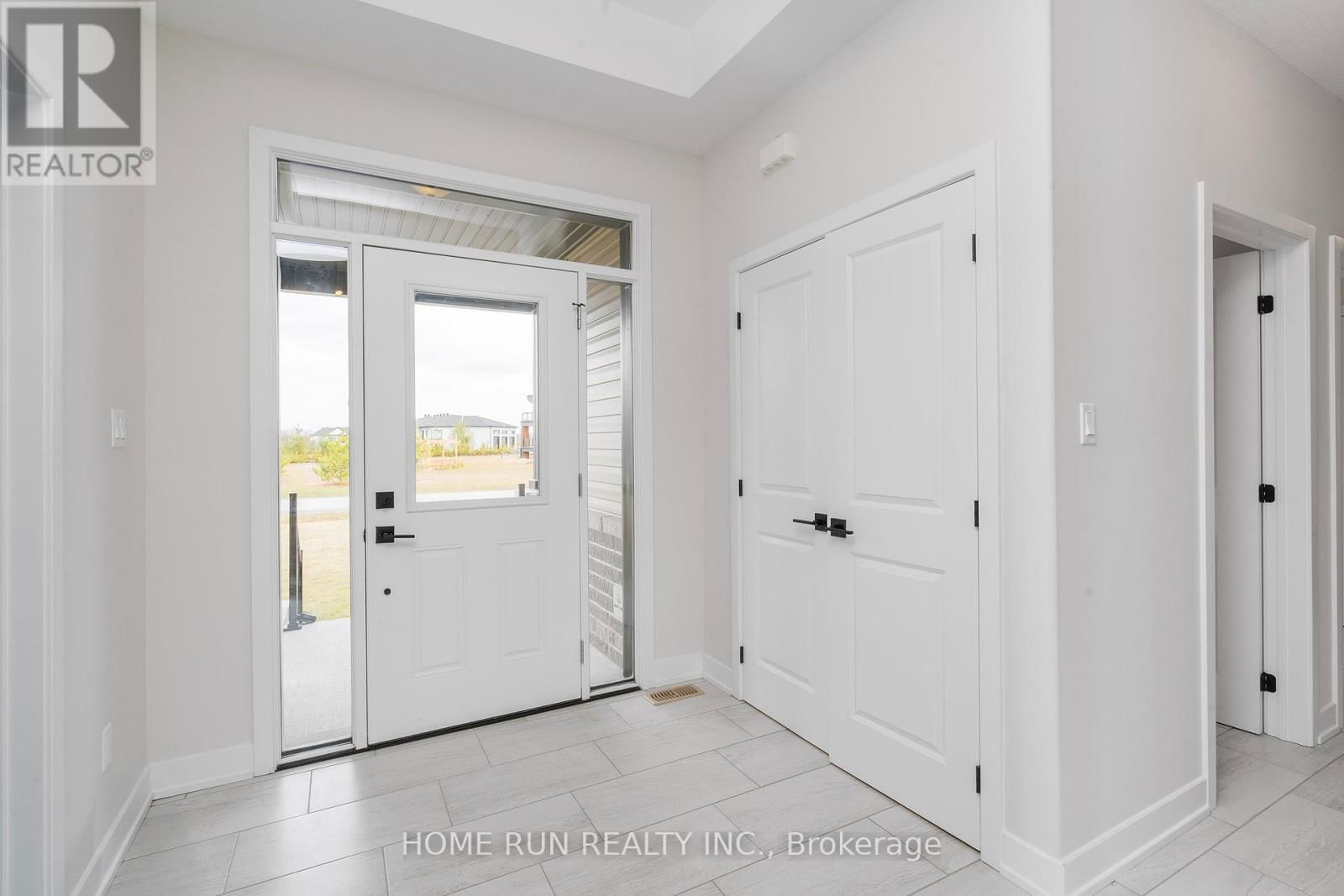 212 SUMMERVIEW TERRACE Image 3