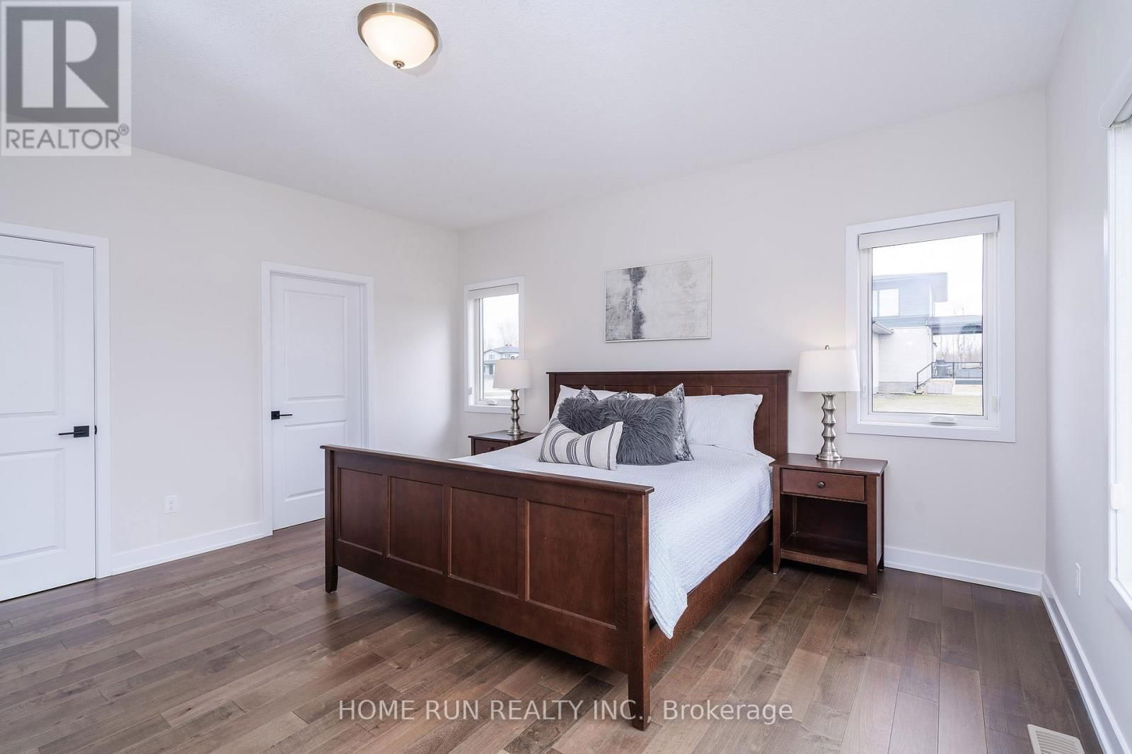 212 SUMMERVIEW TERRACE Image 31