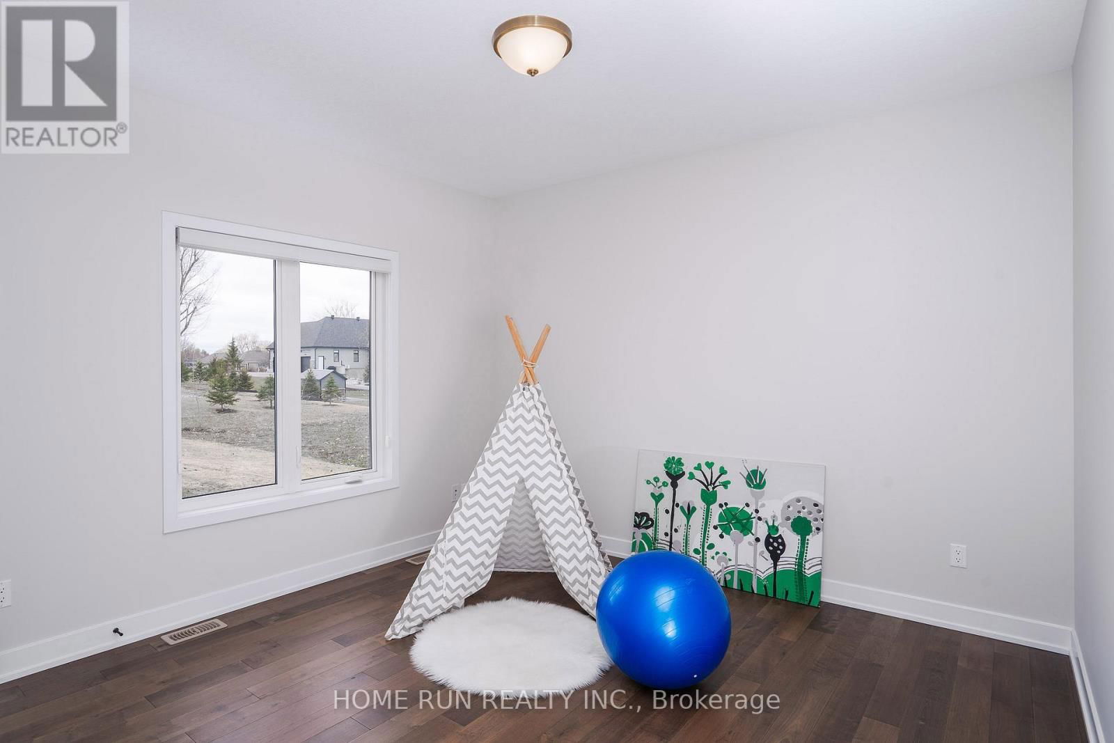 212 SUMMERVIEW TERRACE Image 35