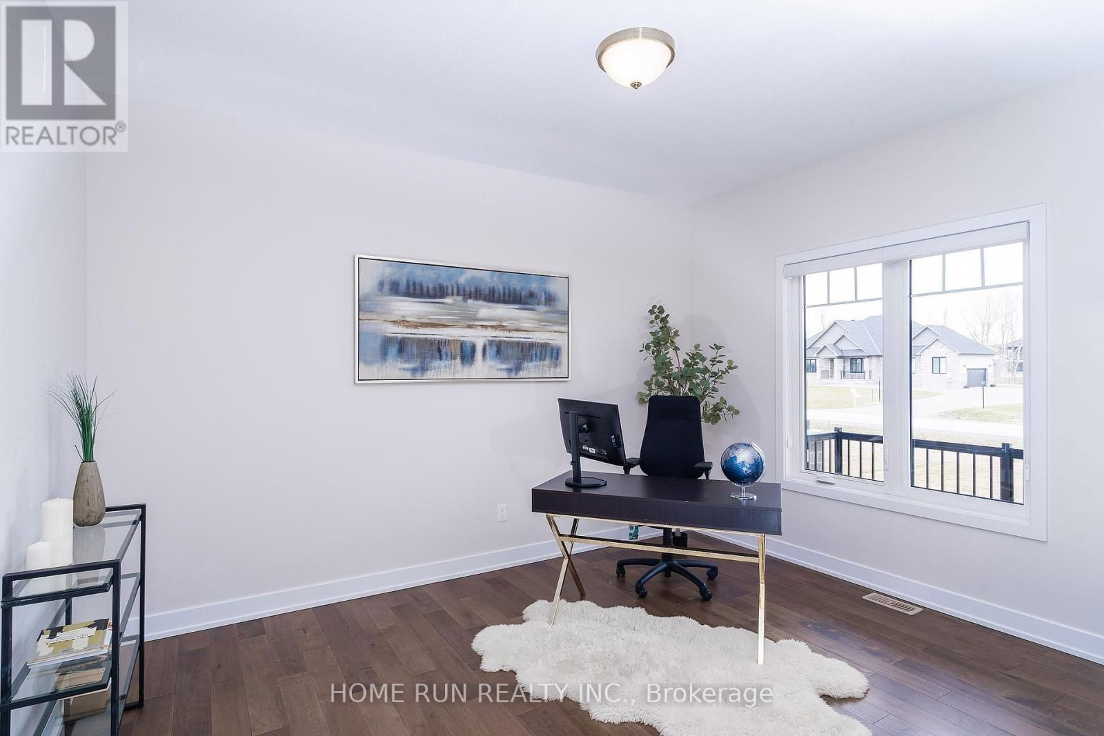 212 SUMMERVIEW TERRACE Image 4