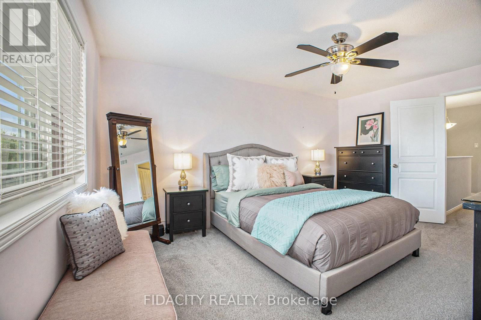1493 CARRONBRIDGE CIRCLE Image 15