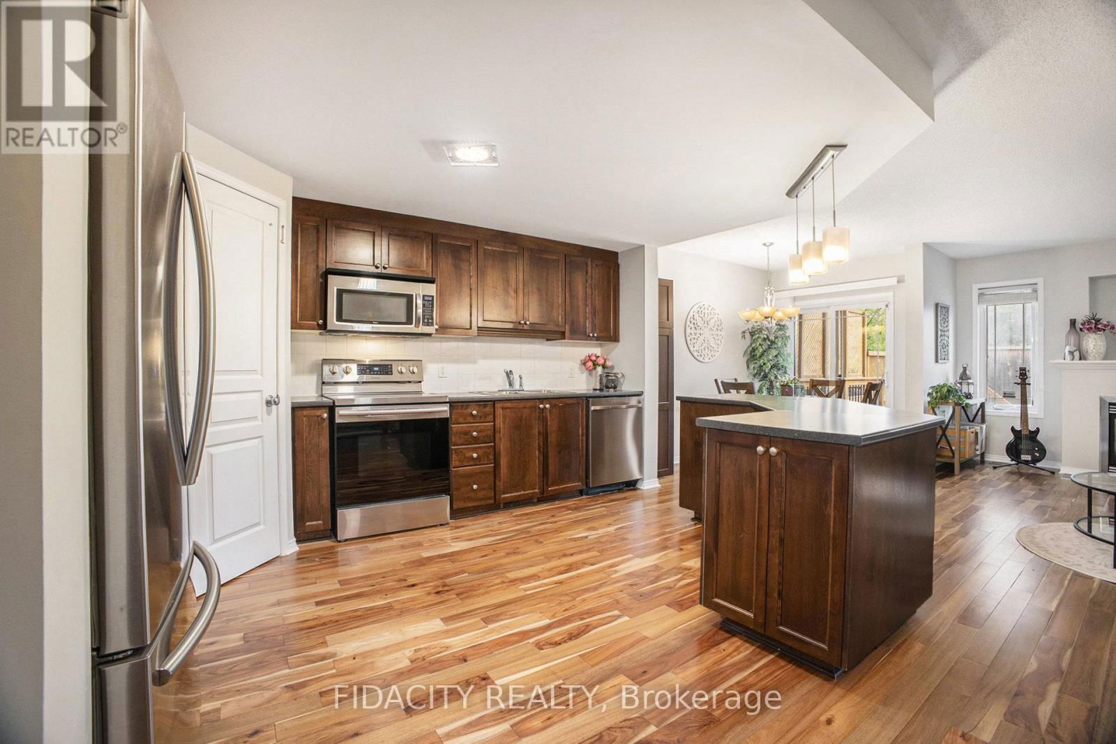 1493 CARRONBRIDGE CIRCLE Image 4