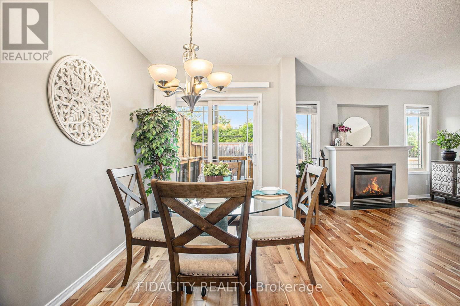 1493 CARRONBRIDGE CIRCLE Image 8