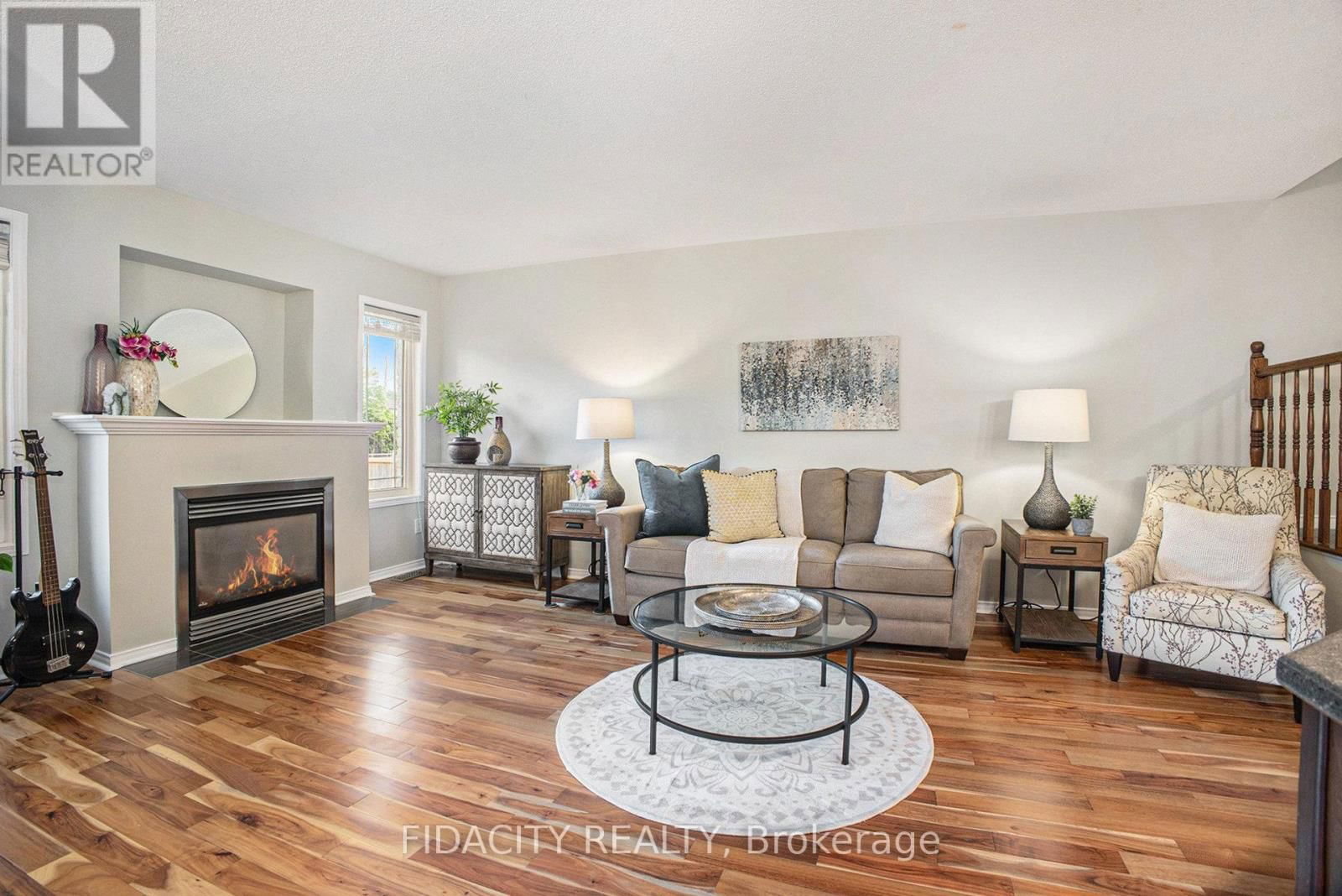 1493 CARRONBRIDGE CIRCLE Image 9