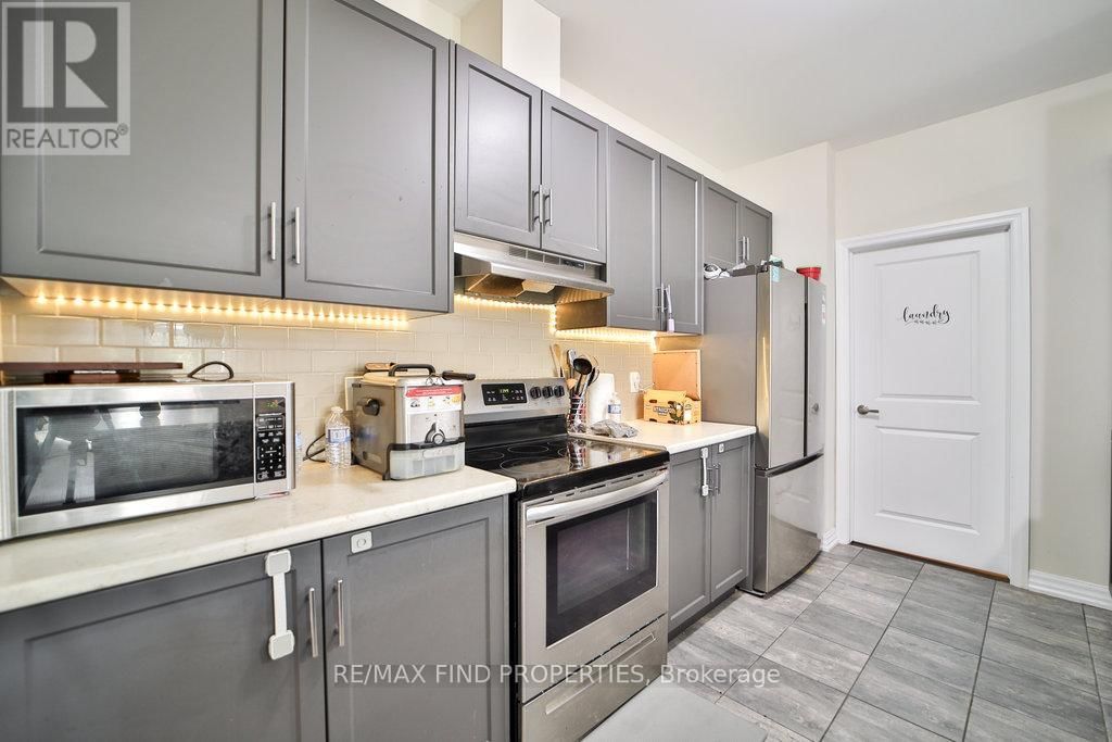 53 - 4311 MANN STREET Image 12