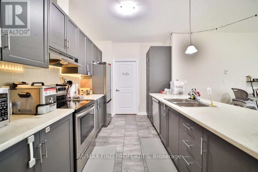 53 - 4311 MANN STREET Image 14