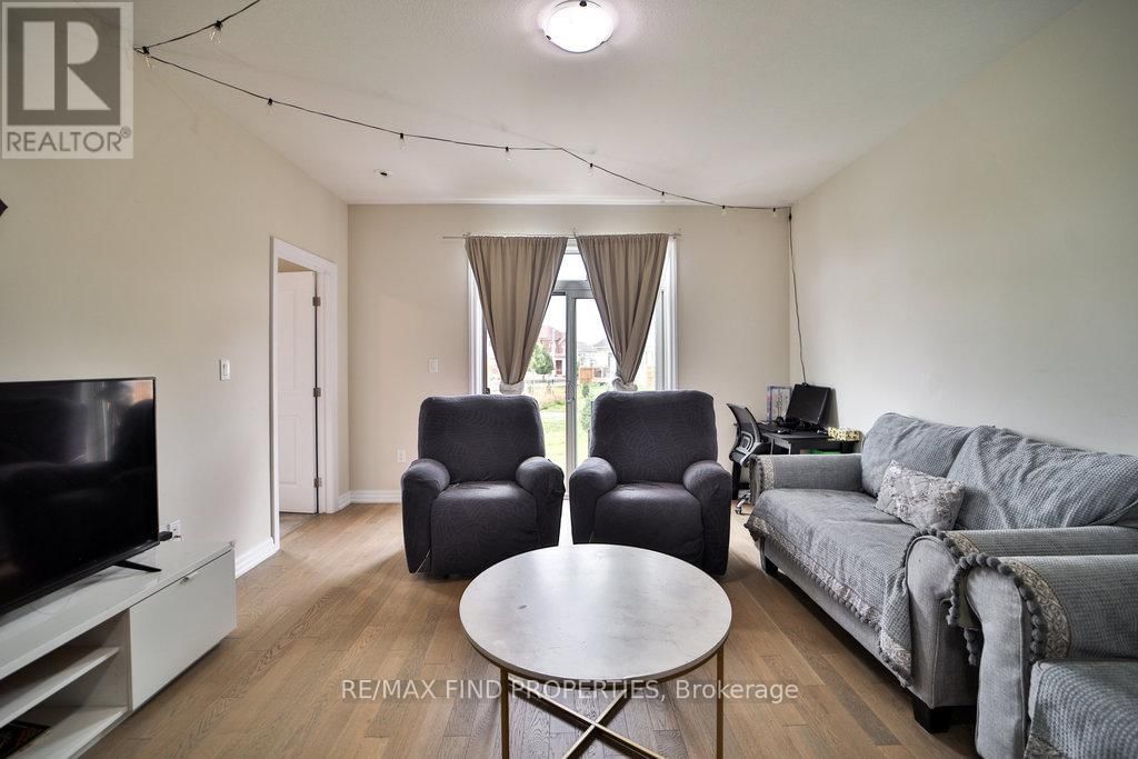 53 - 4311 MANN STREET Image 20