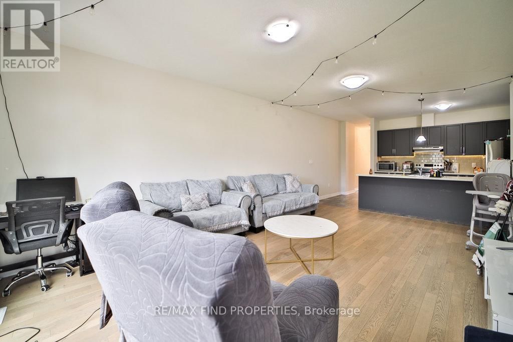 53 - 4311 MANN STREET Image 21