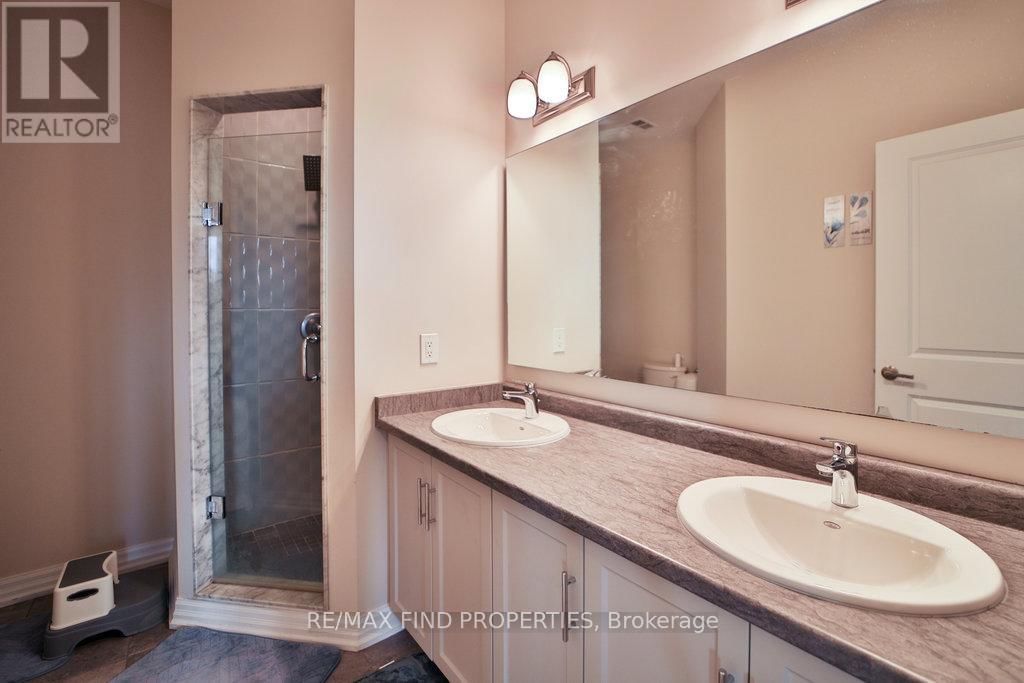 53 - 4311 MANN STREET Image 26