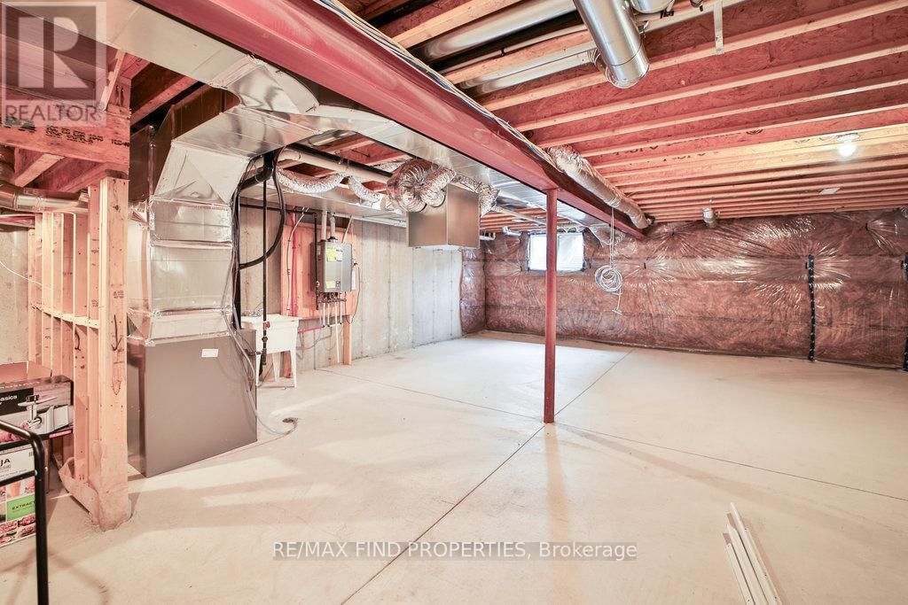 53 - 4311 MANN STREET Image 35