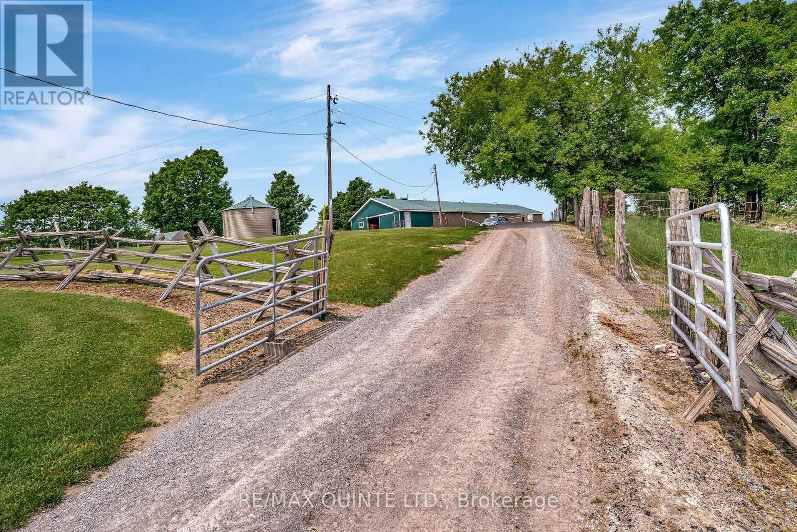652 PALMATEER ROAD Image 32
