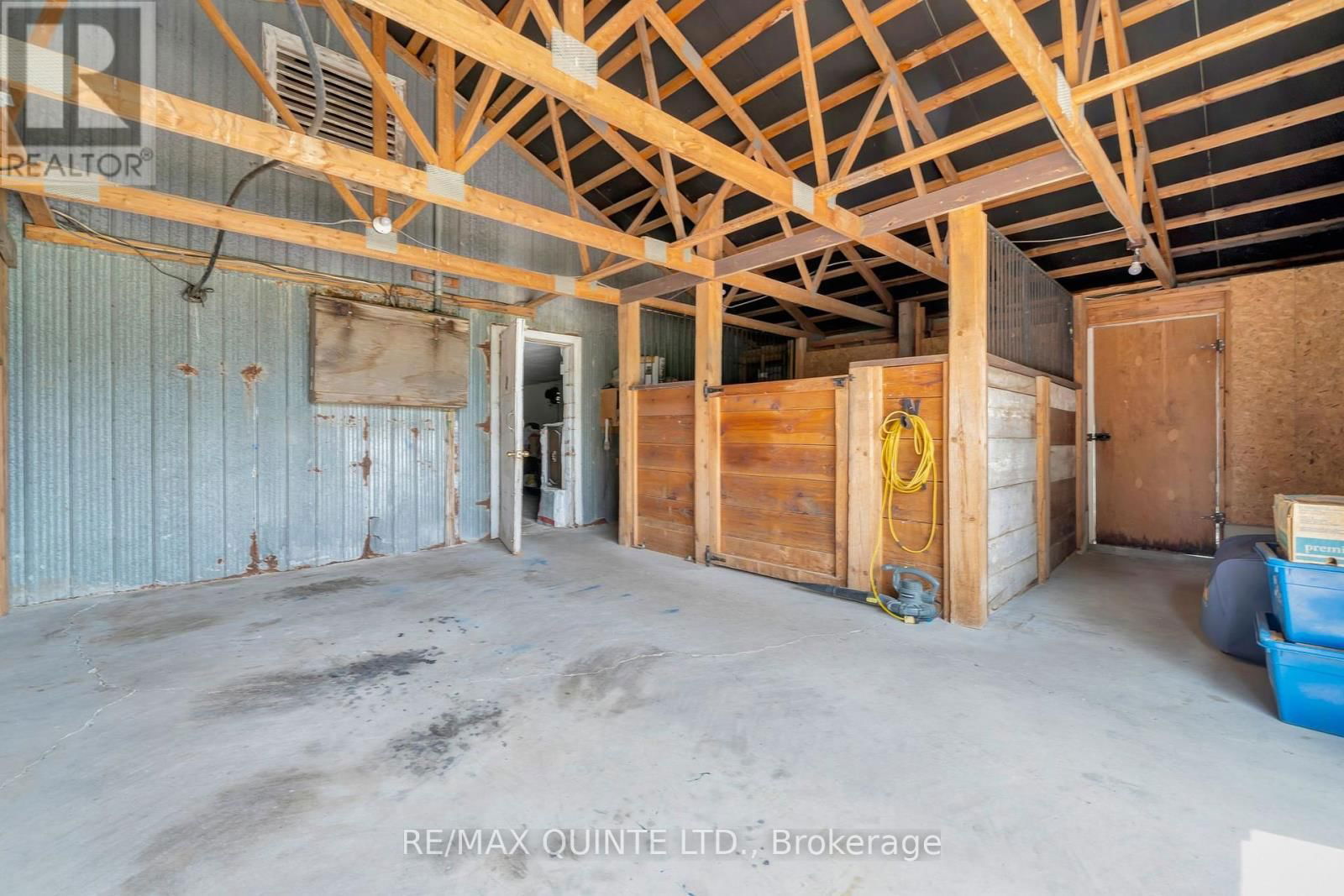 652 PALMATEER ROAD Image 40