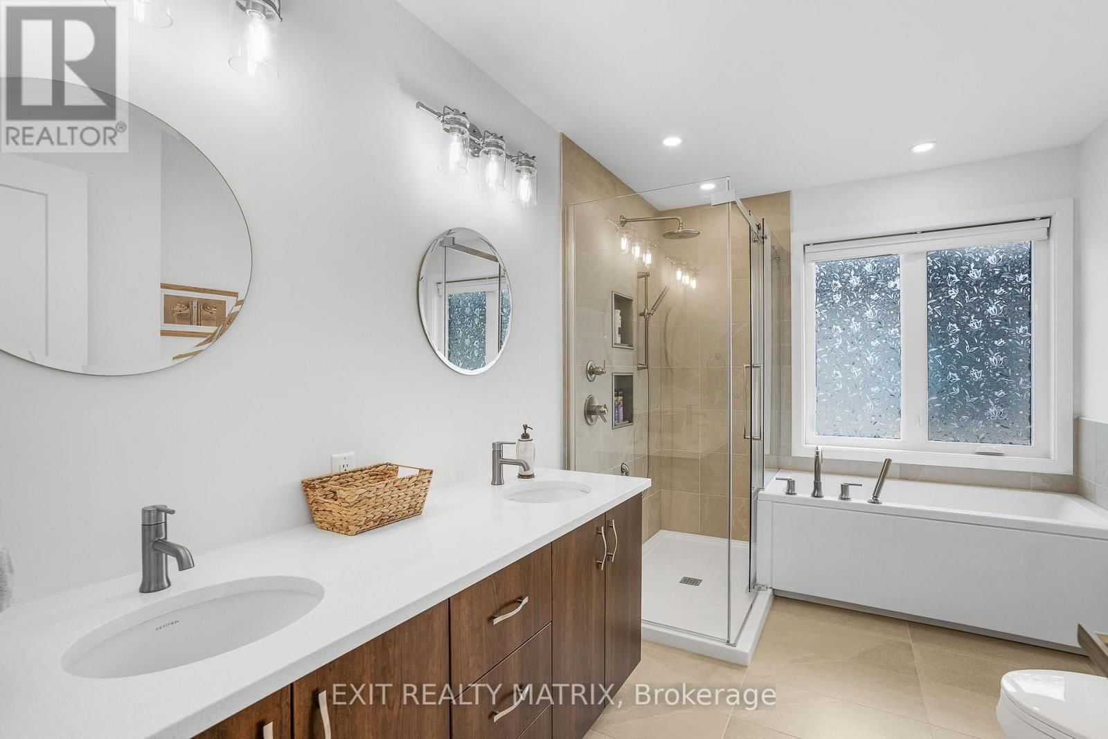 521 BARRAGE STREET Image 15