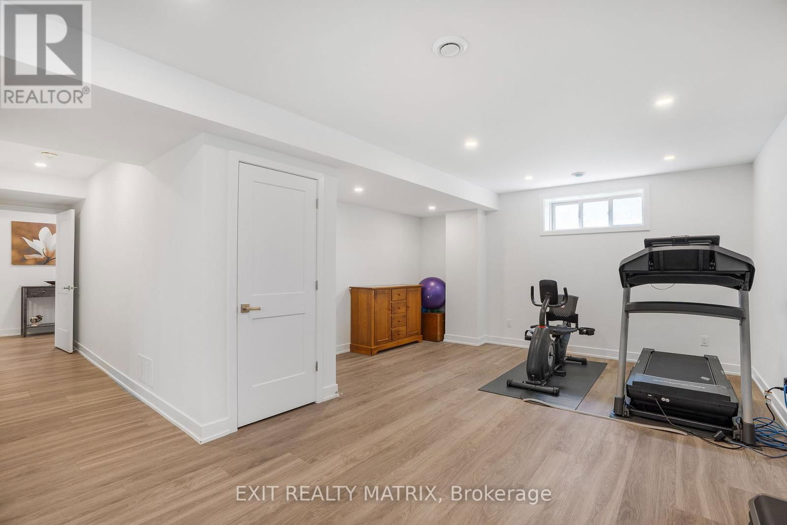 521 BARRAGE STREET Image 24