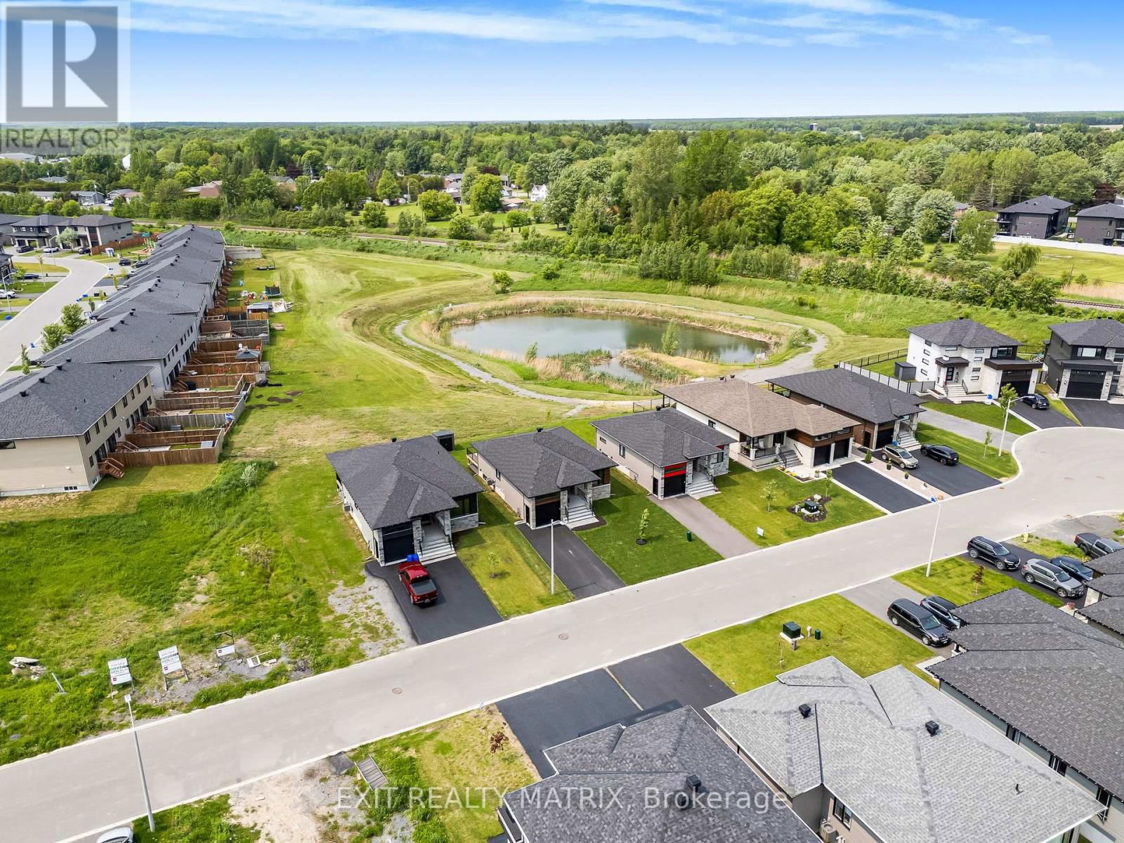 521 BARRAGE STREET Image 32