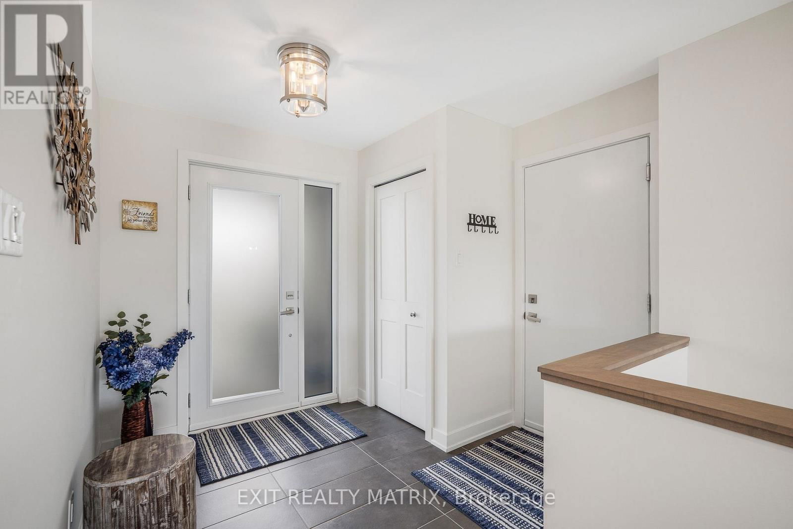 521 BARRAGE STREET Image 4