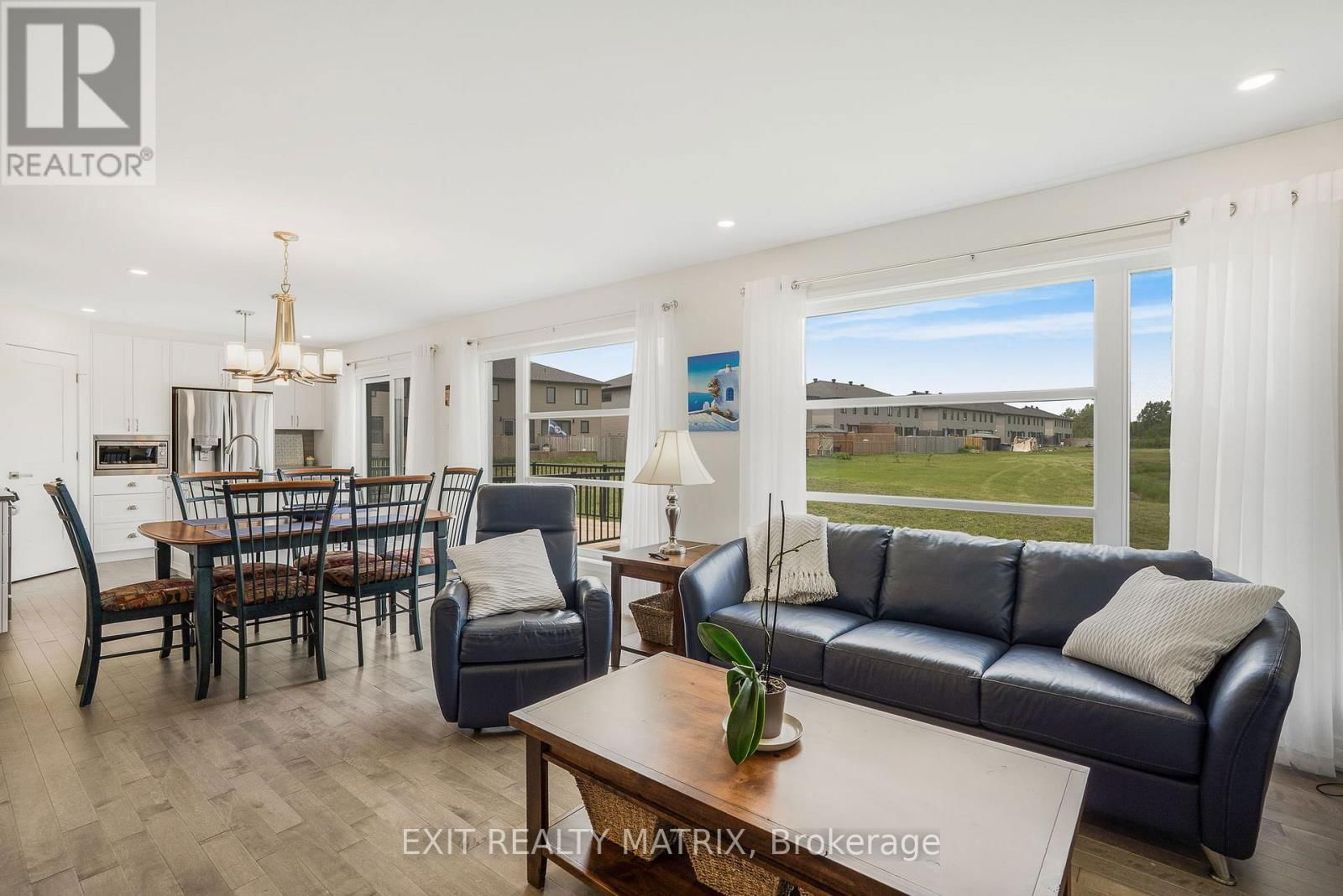 521 BARRAGE STREET Image 6