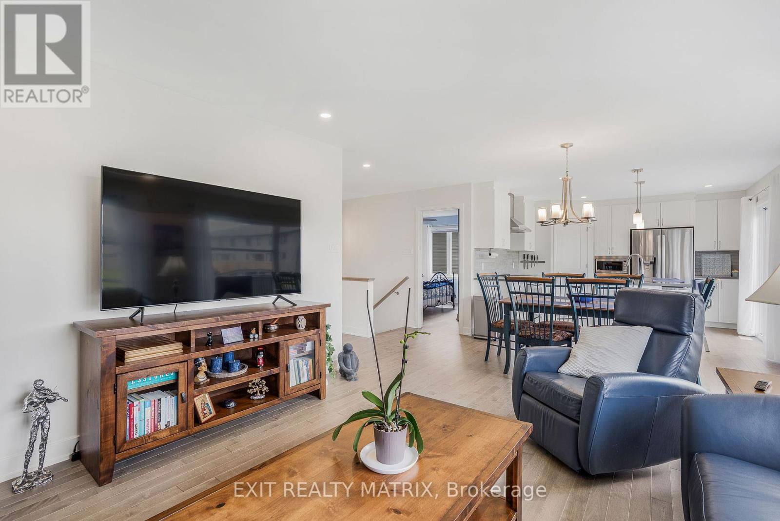 521 BARRAGE STREET Image 7