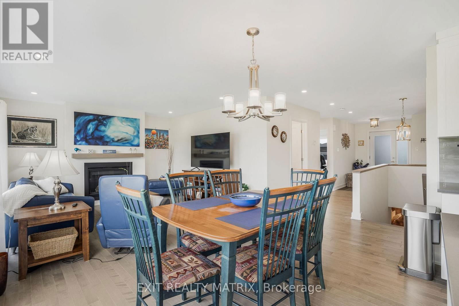 521 BARRAGE STREET Image 9