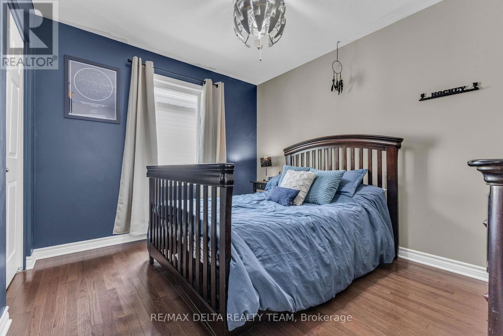 129 ROYAL COURT Image 15