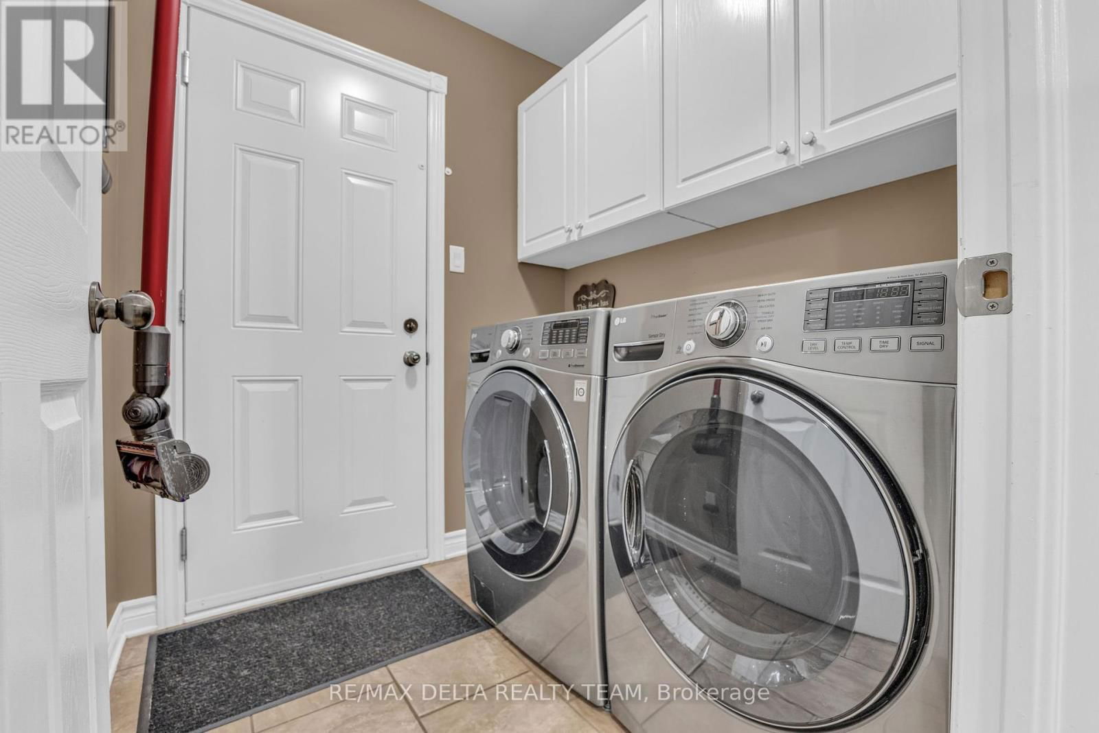 129 ROYAL COURT Image 22