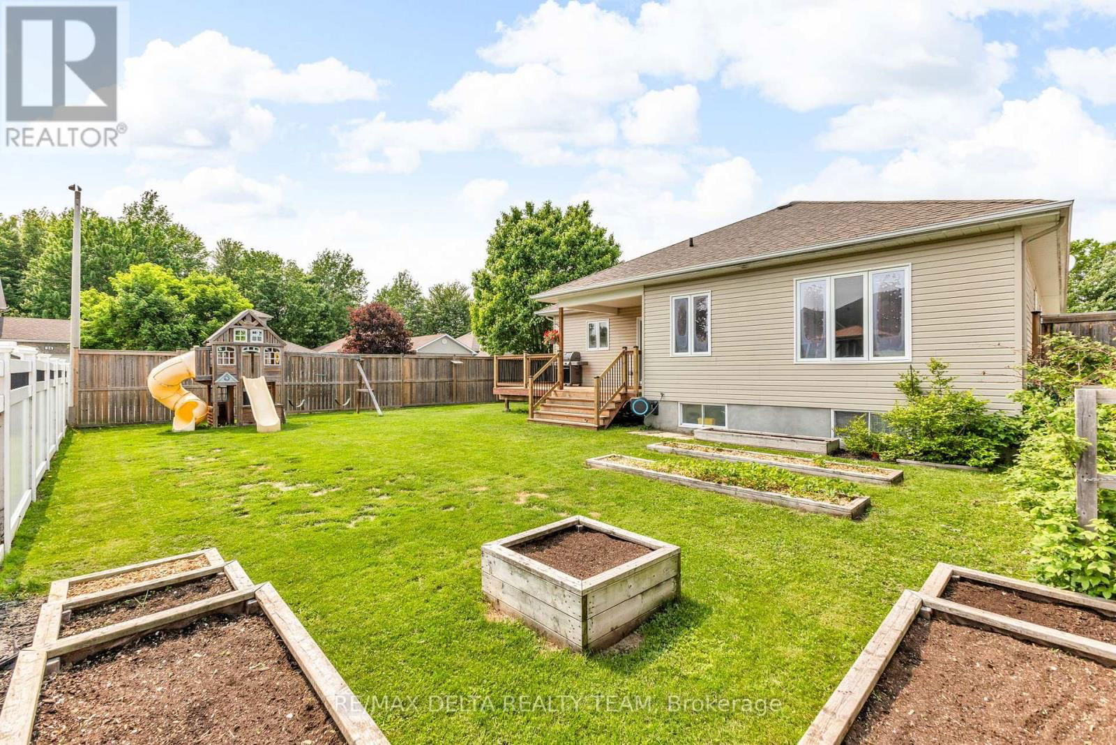 129 ROYAL COURT Image 31