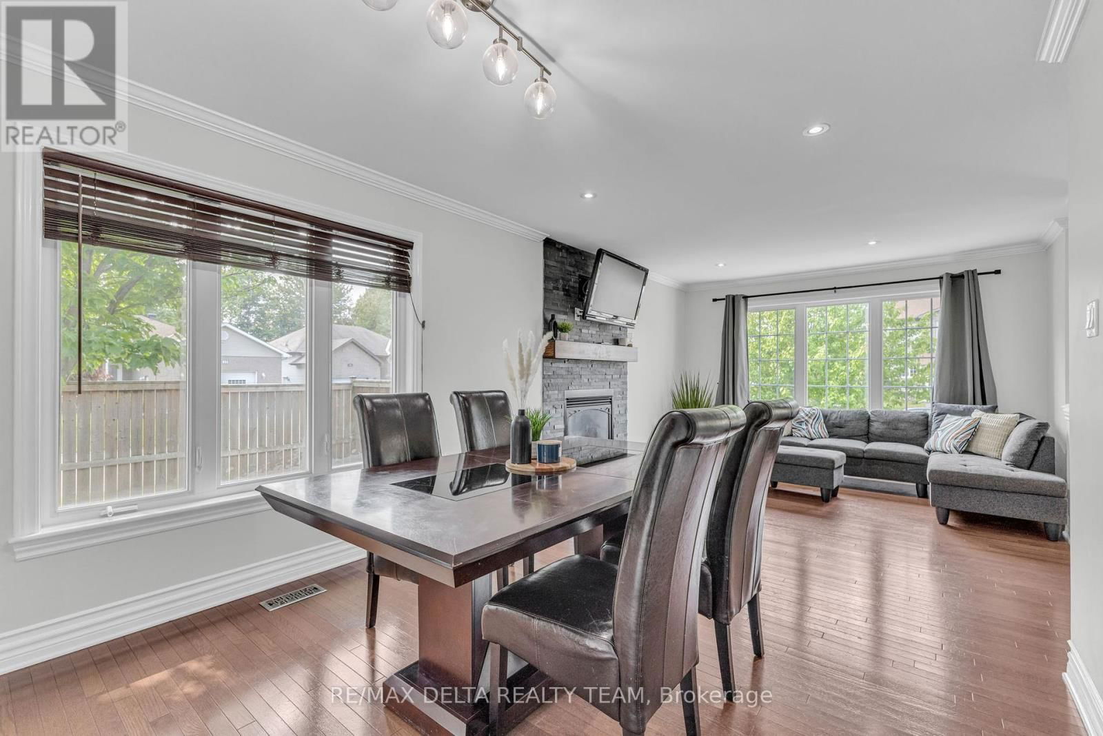 129 ROYAL COURT Image 6
