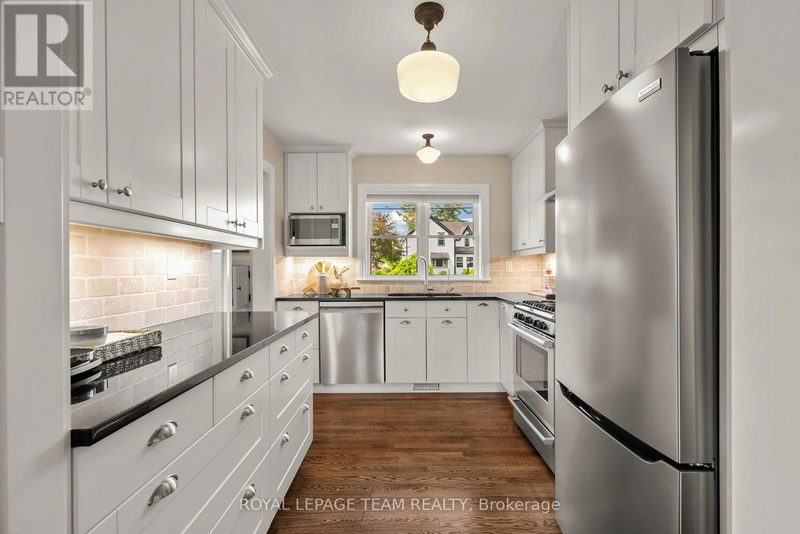 314 CLOTHIER STREET WEST Image 16