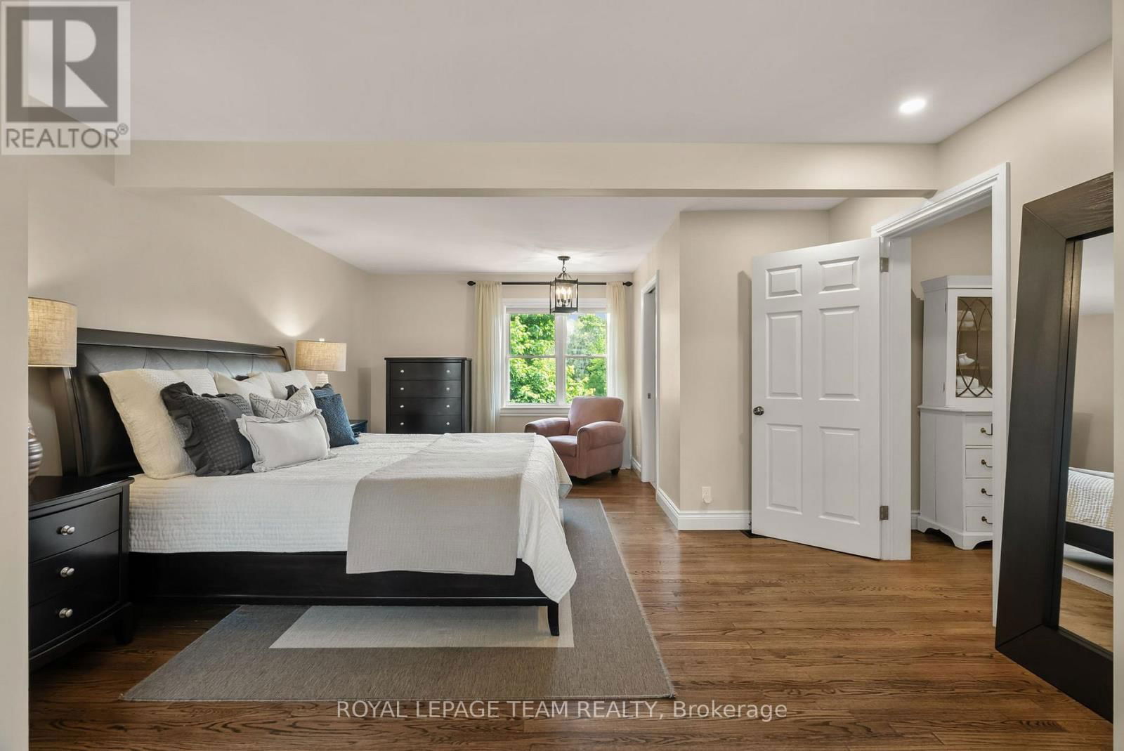 314 CLOTHIER STREET WEST Image 23