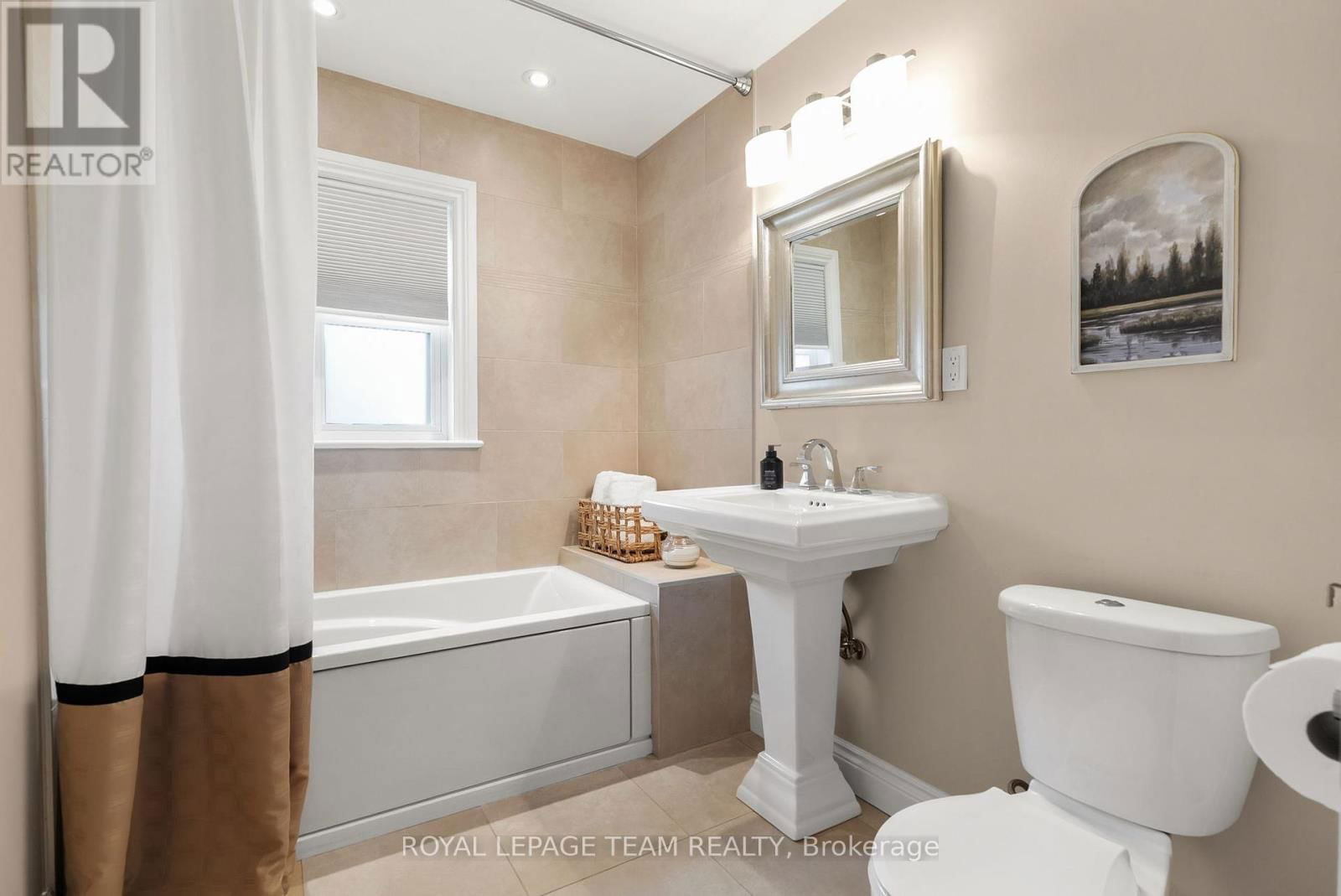 314 CLOTHIER STREET WEST Image 28