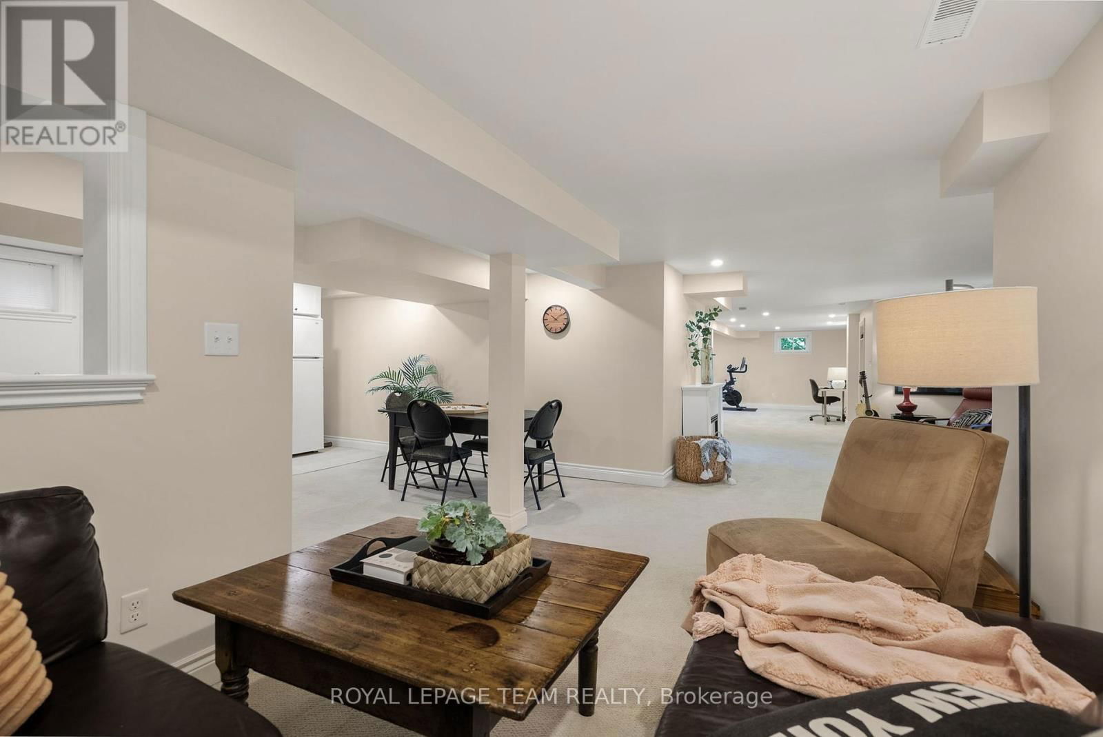 314 CLOTHIER STREET WEST Image 31