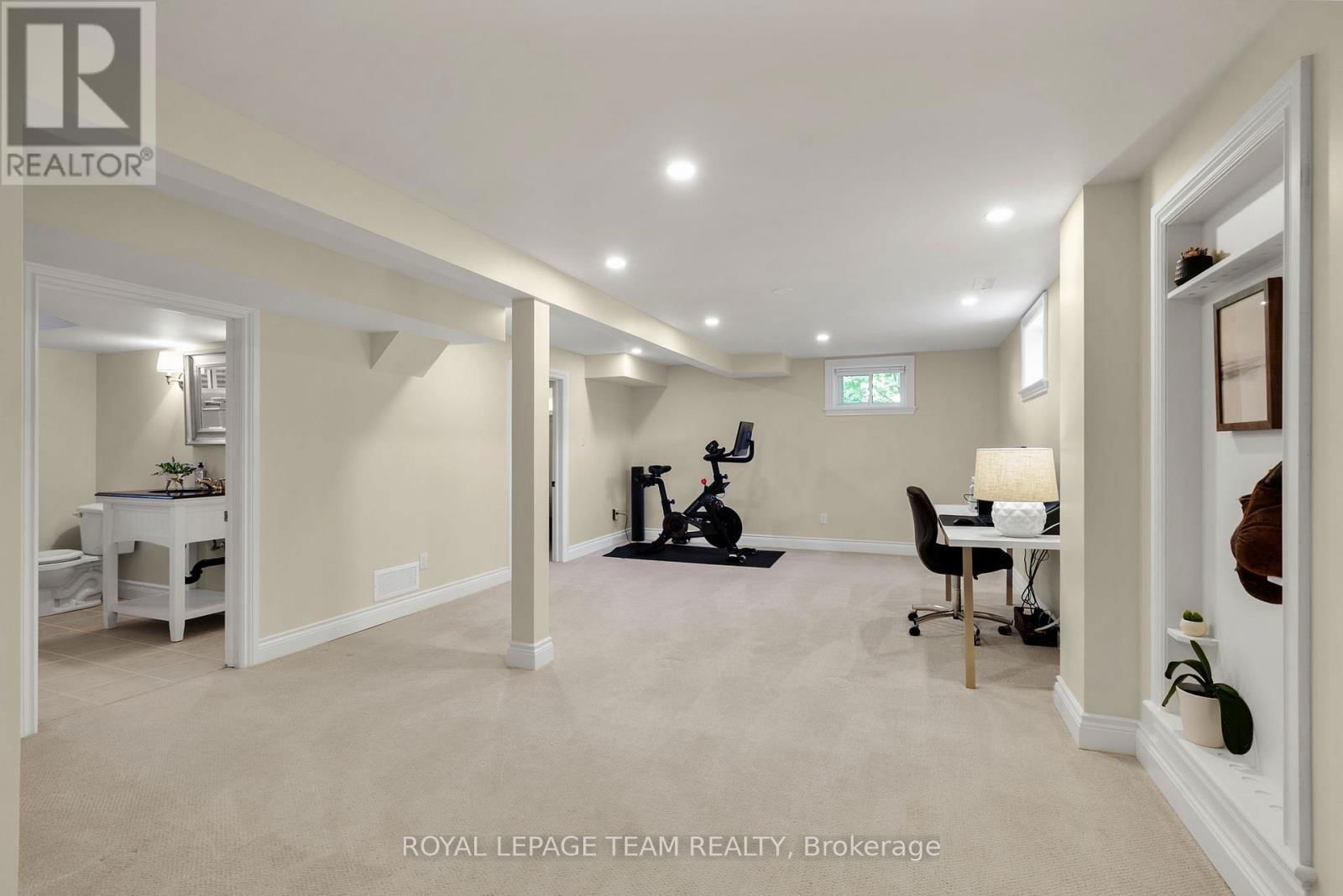 314 CLOTHIER STREET WEST Image 33