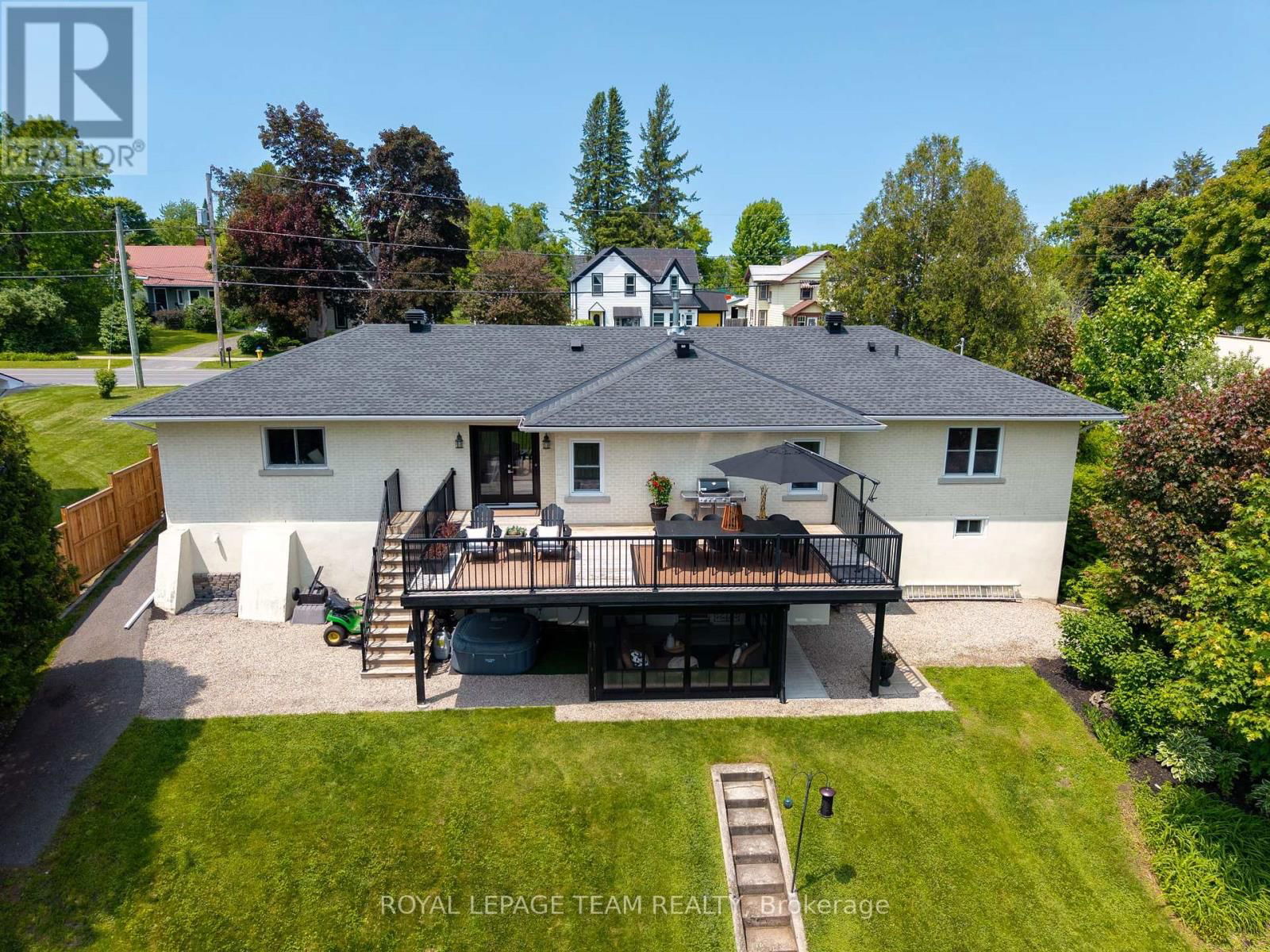 314 CLOTHIER STREET WEST Image 38