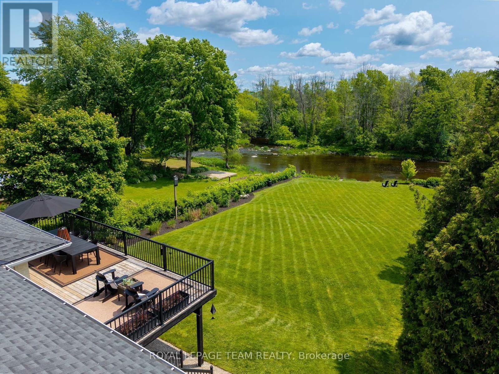 314 CLOTHIER STREET WEST Image 39