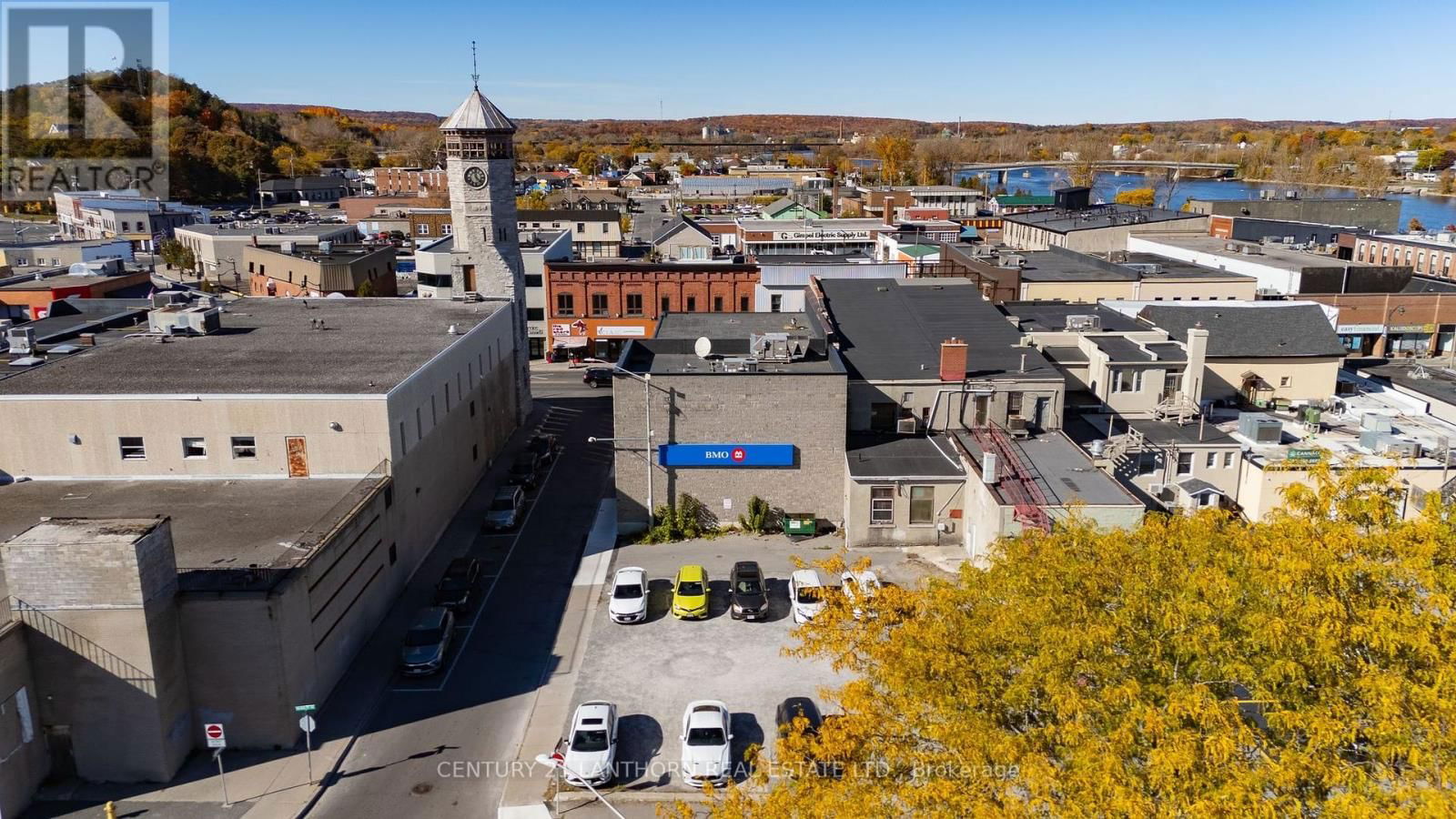 55 DUNDAS STREET WEST Image 17