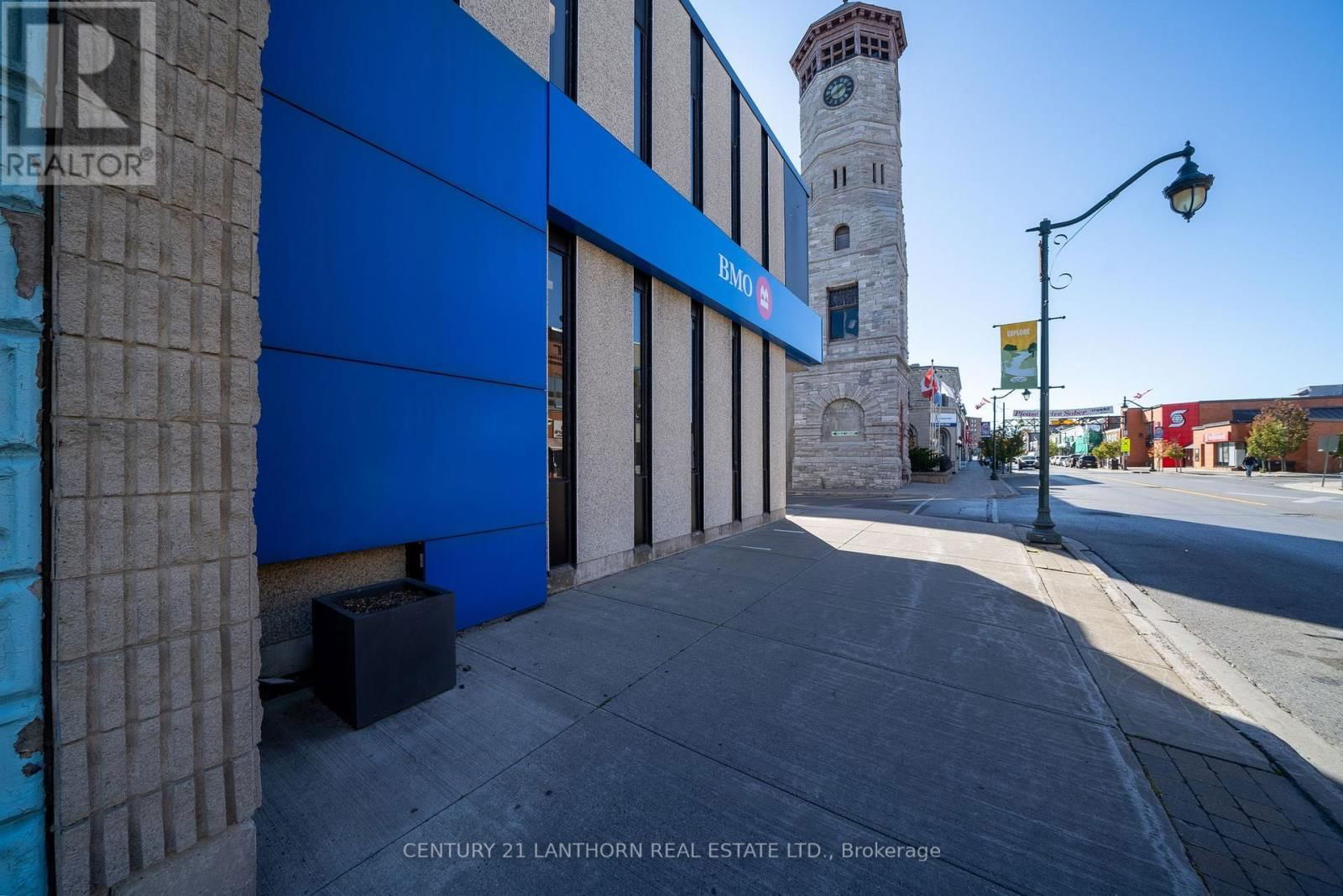 55 DUNDAS STREET WEST Image 30
